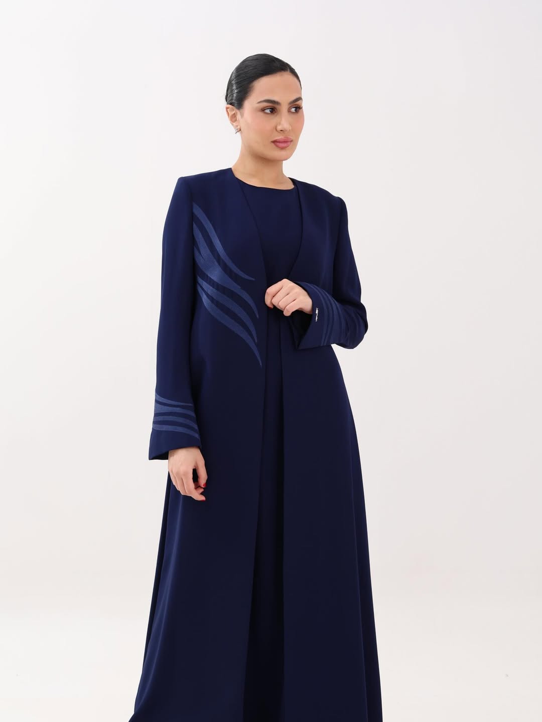 LE012 - BL ABAYA SET - LEGACY - MIRA Y MANO