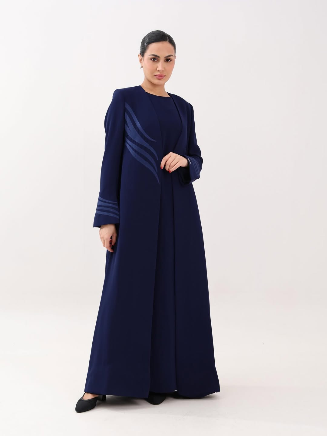 LE012 - BL ABAYA SET - LEGACY - MIRA Y MANO
