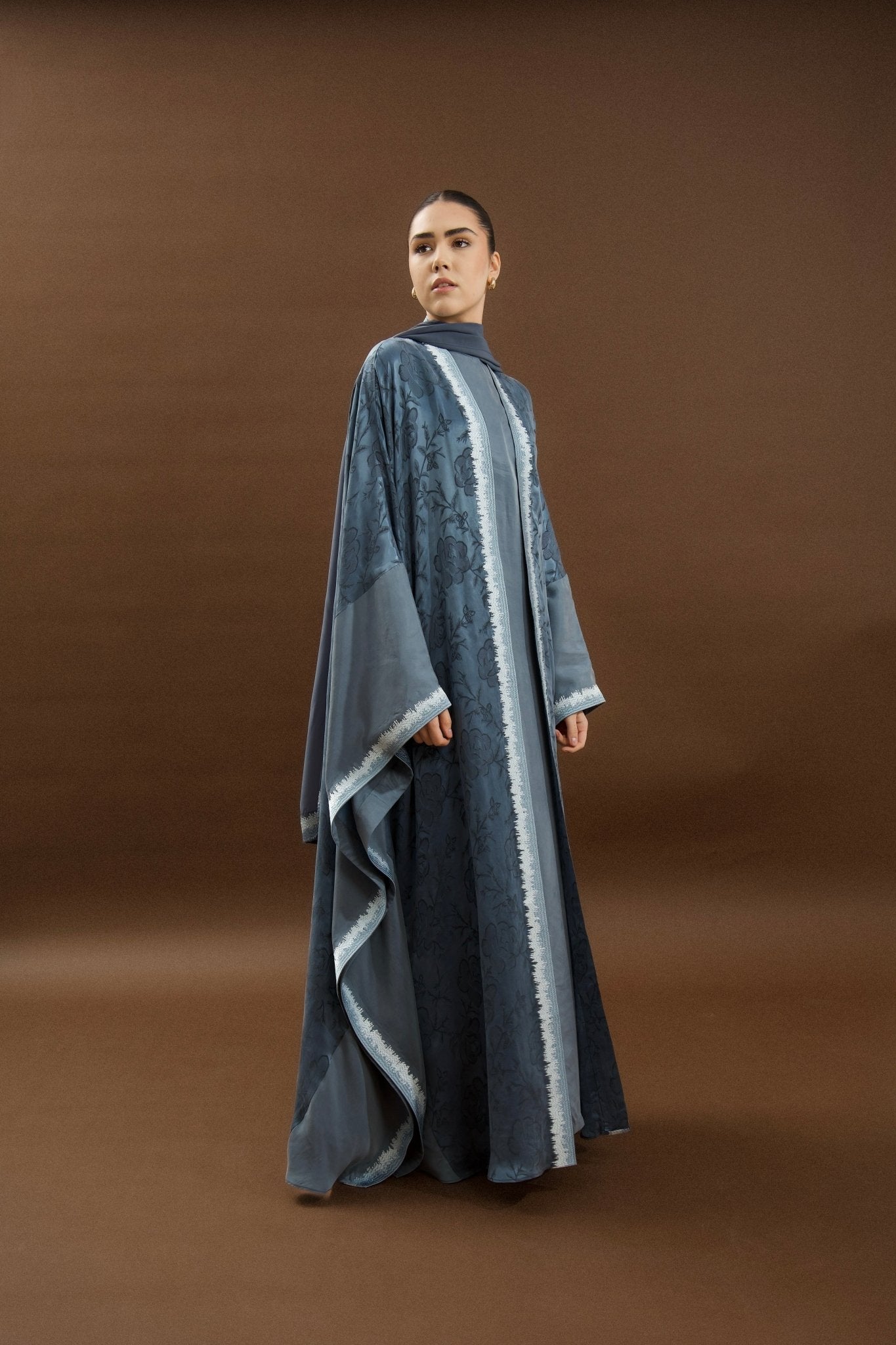 LE014 - BL ABAYA SET - LEGACY - MIRA Y MANO