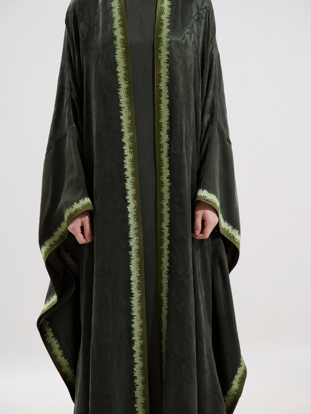 LE014 - DG ABAYA SET - LEGACY - MIRA Y MANO