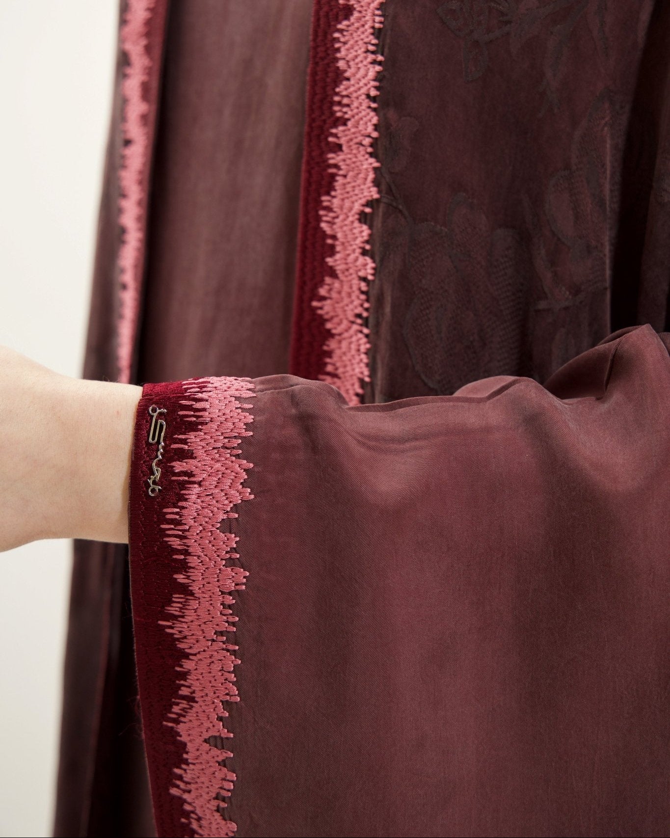 LE014 - MR ABAYA SET - LEGACY - MIRA Y MANO
