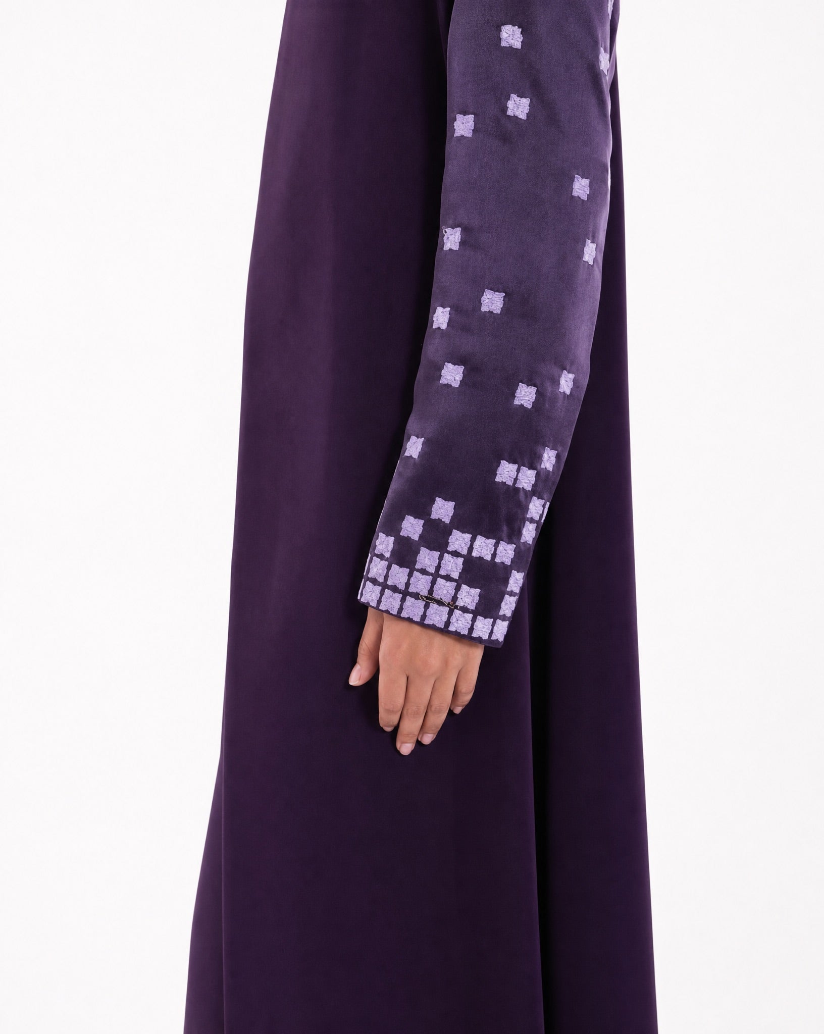 LE018-PU ABAYA SET - LEGACY - MIRA Y MANO