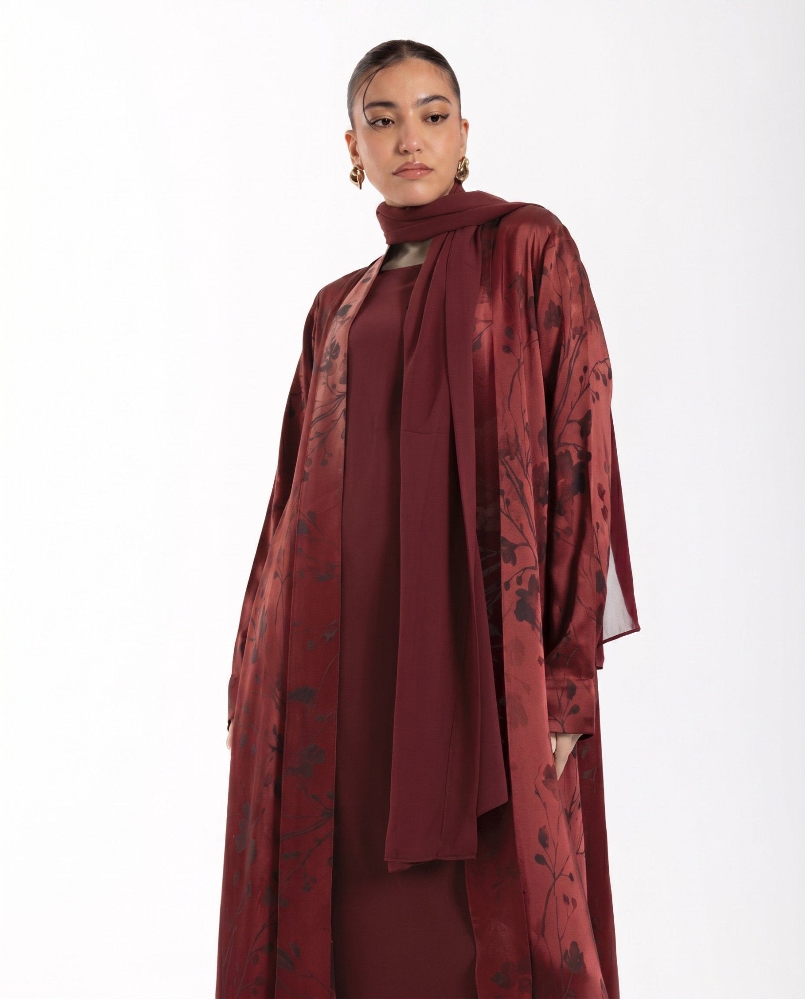 LE019-RD ABAYA SET - LEGACY - MIRA Y MANO