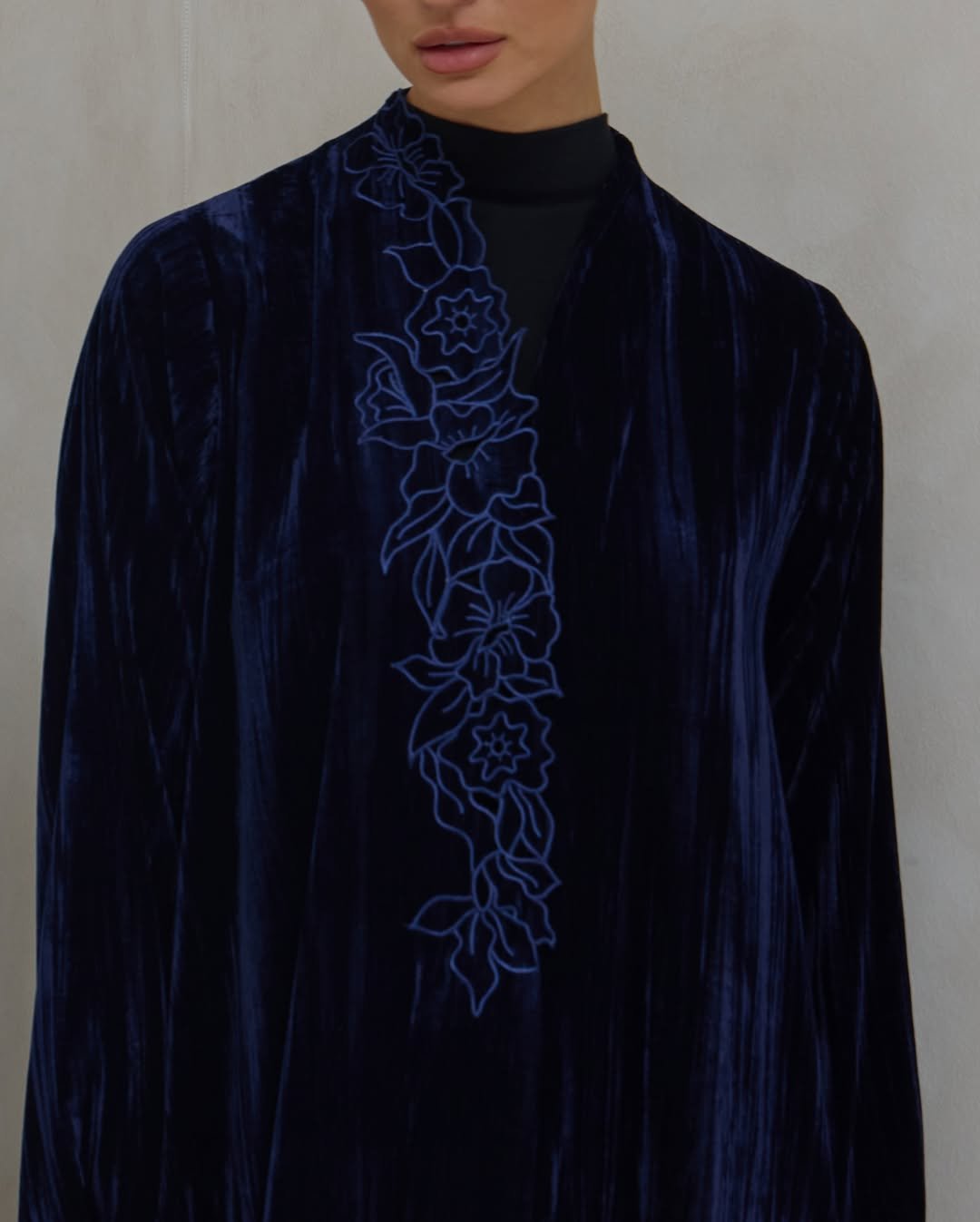 VEL - 01 - 01 ABAYA - LELAS ABAYAS - MIRA Y MANO