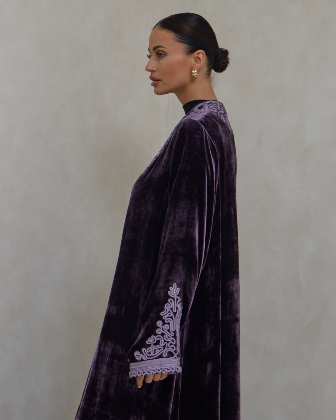 VEL - 02 - 03 ABAYA - LELAS ABAYAS - MIRA Y MANO