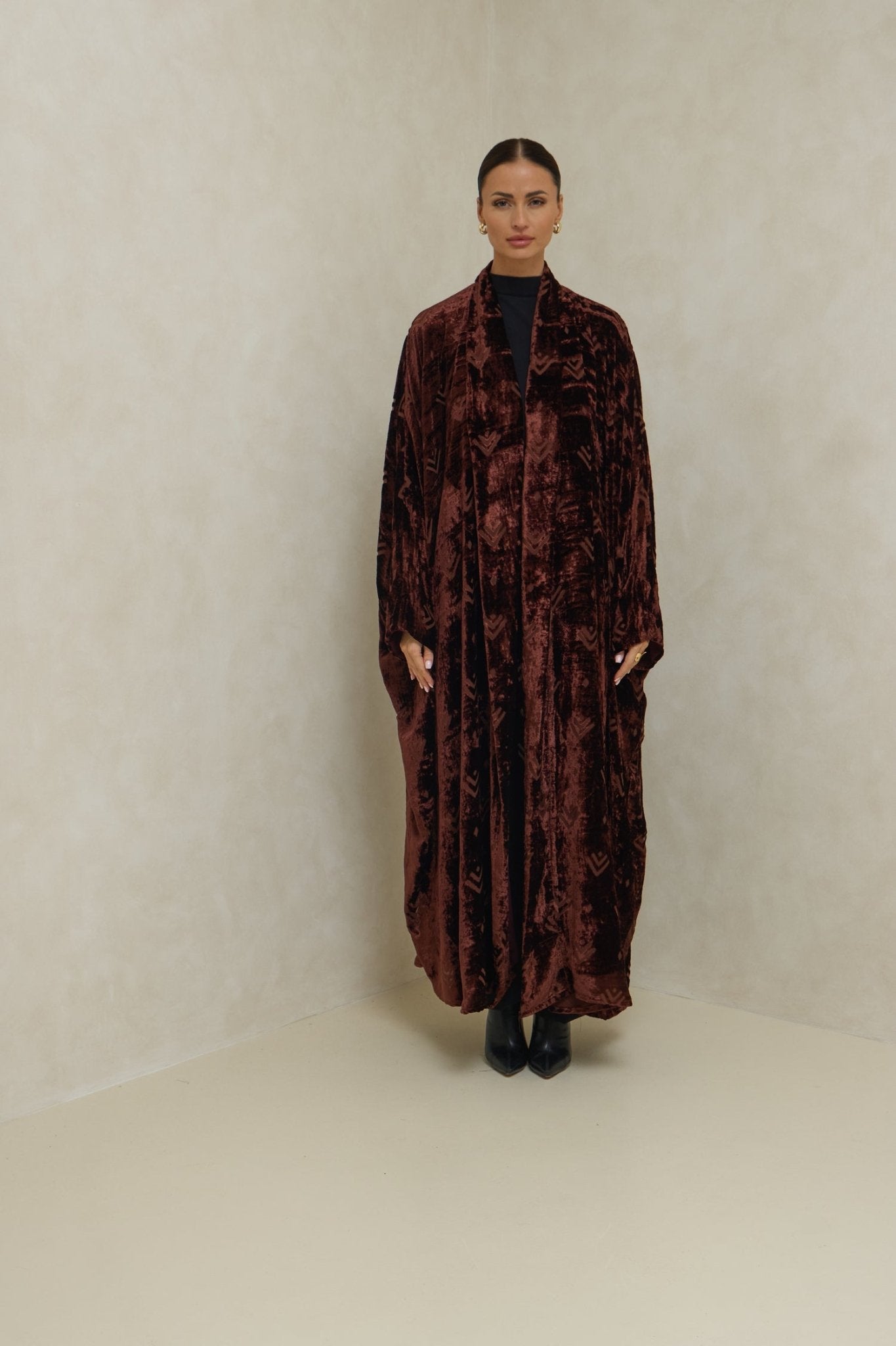 VEL - 11 - 04 ABAYA - LELAS ABAYAS - MIRA Y MANO