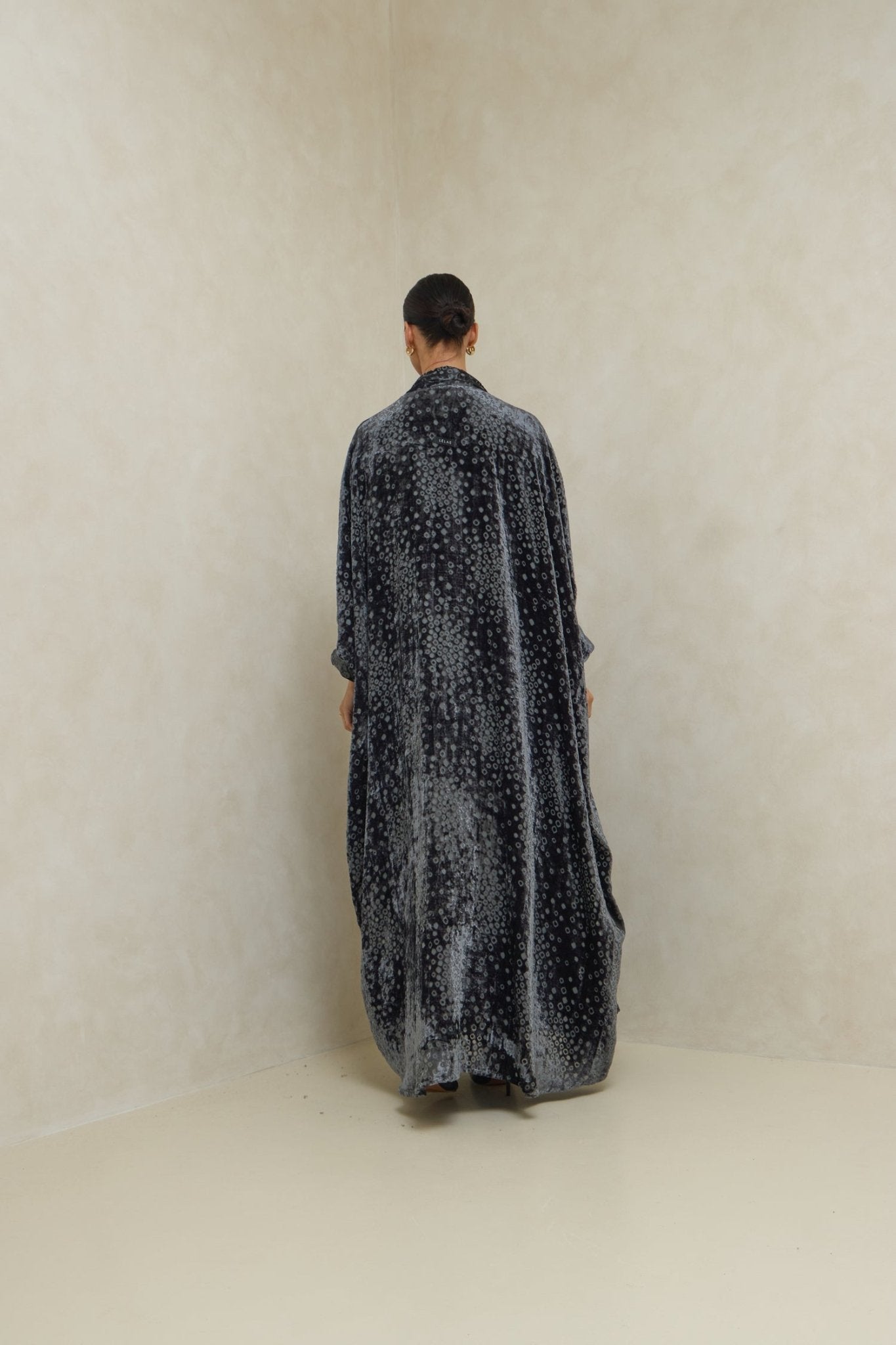 VEL - 12 - 02 ABAYA - LELAS ABAYAS - MIRA Y MANO