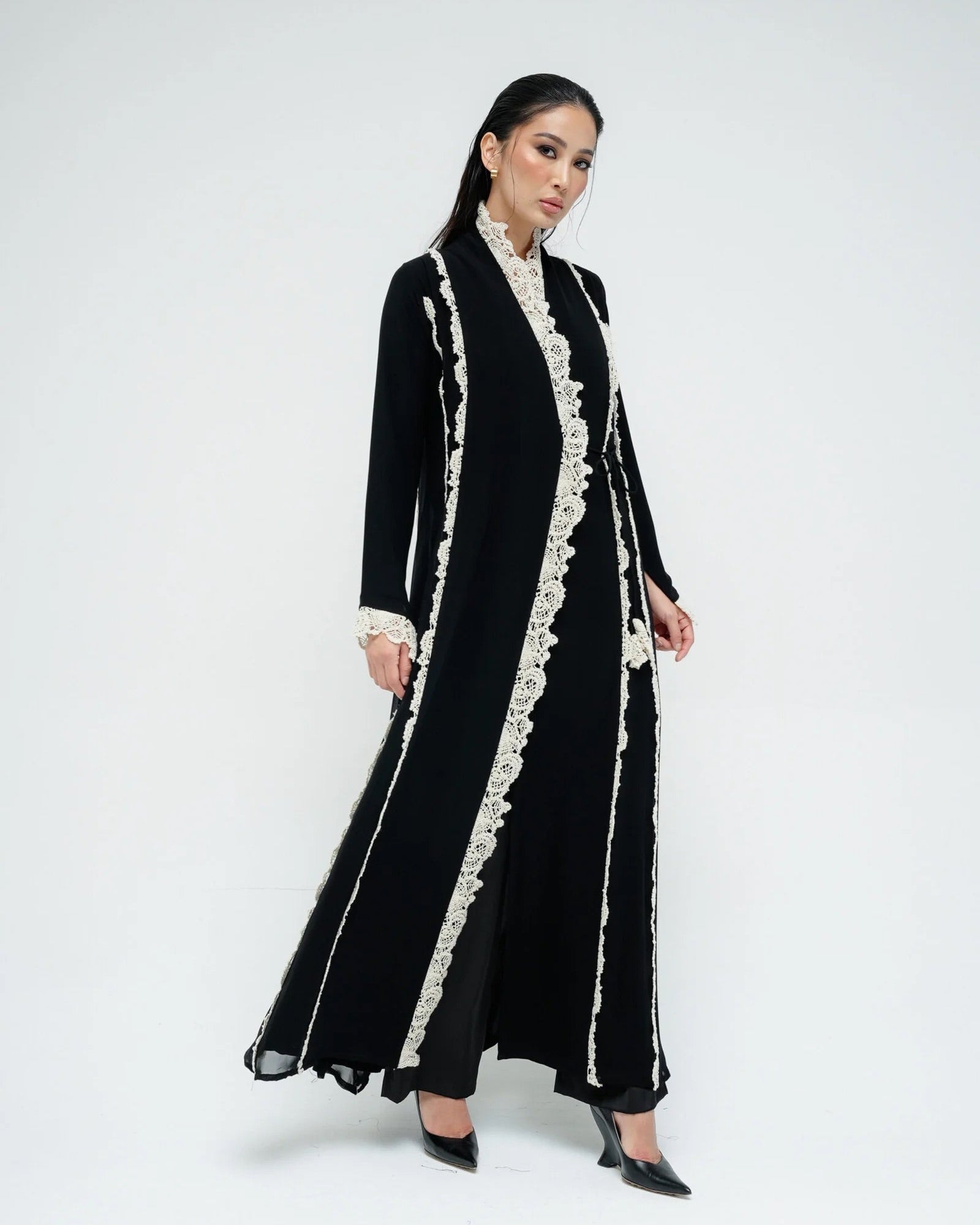 CC32 - Black Chiffon Abaya - LUNA COUTURE - MIRA Y MANO