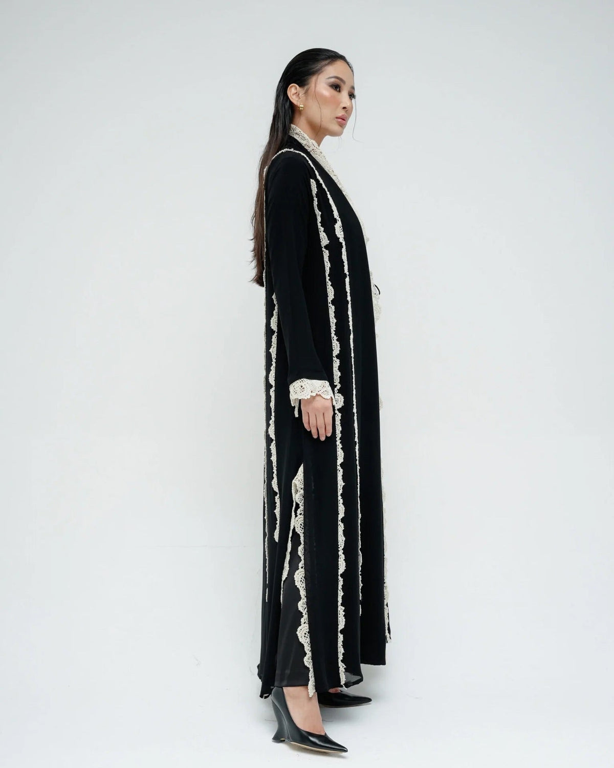 CC32 - Black Chiffon Abaya - LUNA COUTURE - MIRA Y MANO