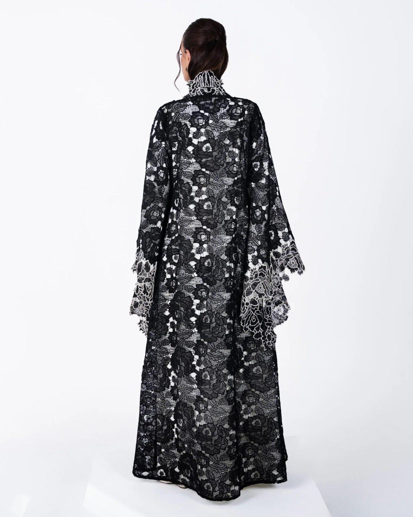 HC02 - Black lace Abaya - LUNA COUTURE - MIRA Y MANO