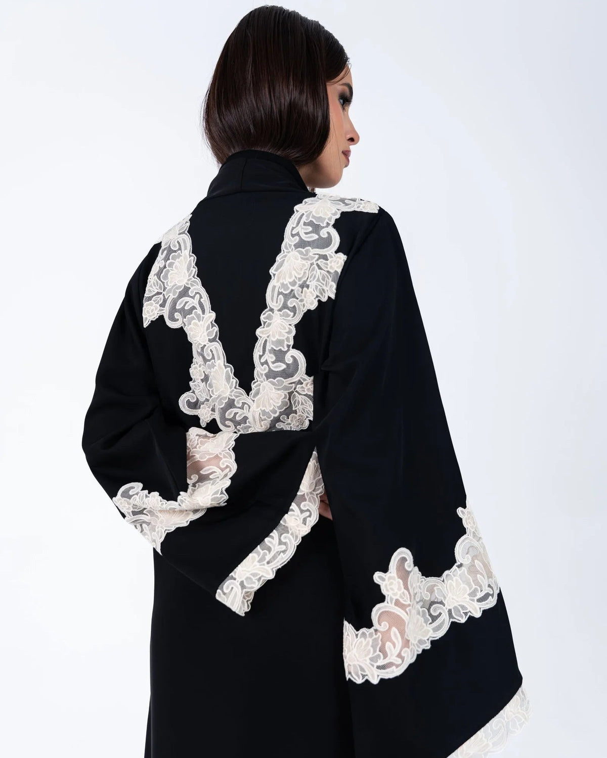 HC20 - Black Crepe Abaya - LUNA COUTURE - MIRA Y MANO