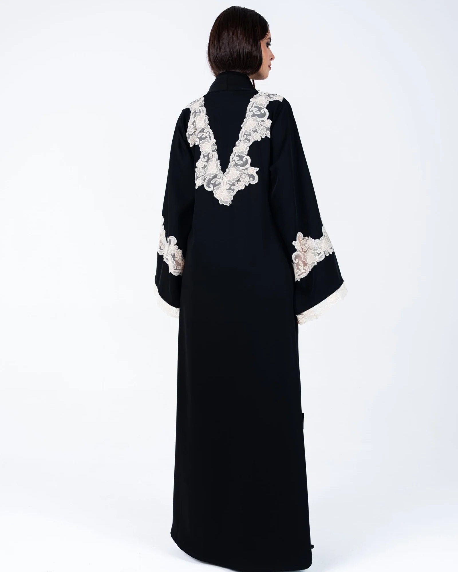 HC20 - Black Crepe Abaya - LUNA COUTURE - MIRA Y MANO