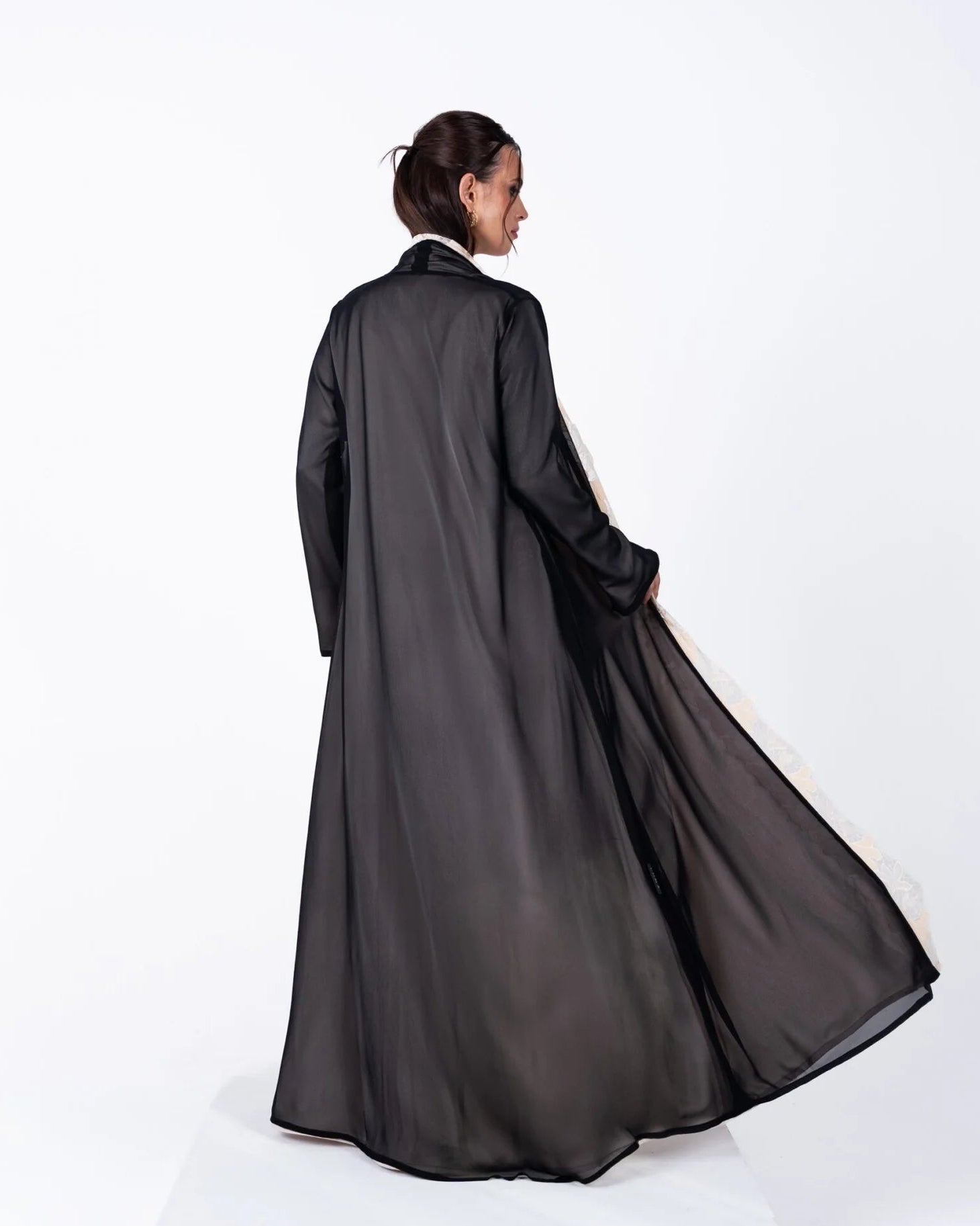HC21 - Beige Silk Abaya - LUNA COUTURE - MIRA Y MANO