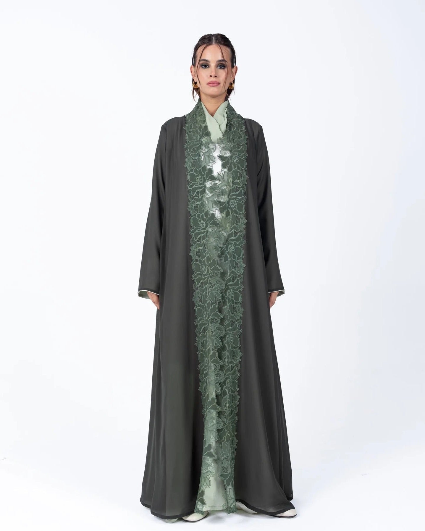HC25 - Green Crepe Abaya - LUNA COUTURE - MIRA Y MANO