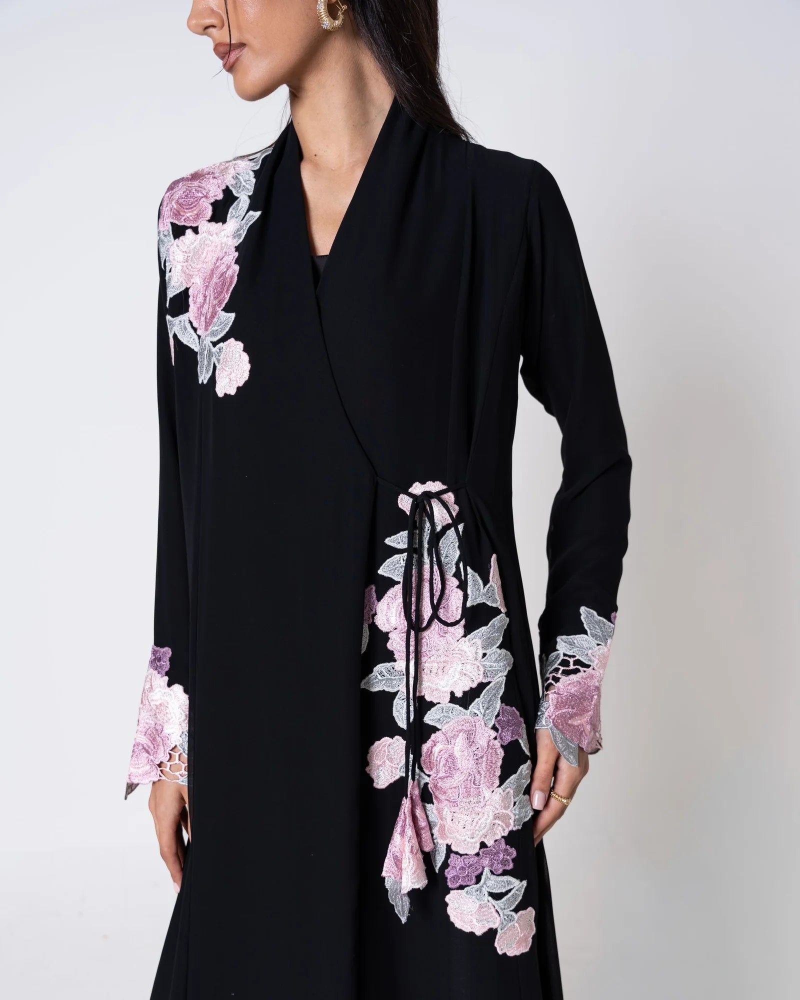 LNO531 ABAYA - LUNA COUTURE - MIRA Y MANO