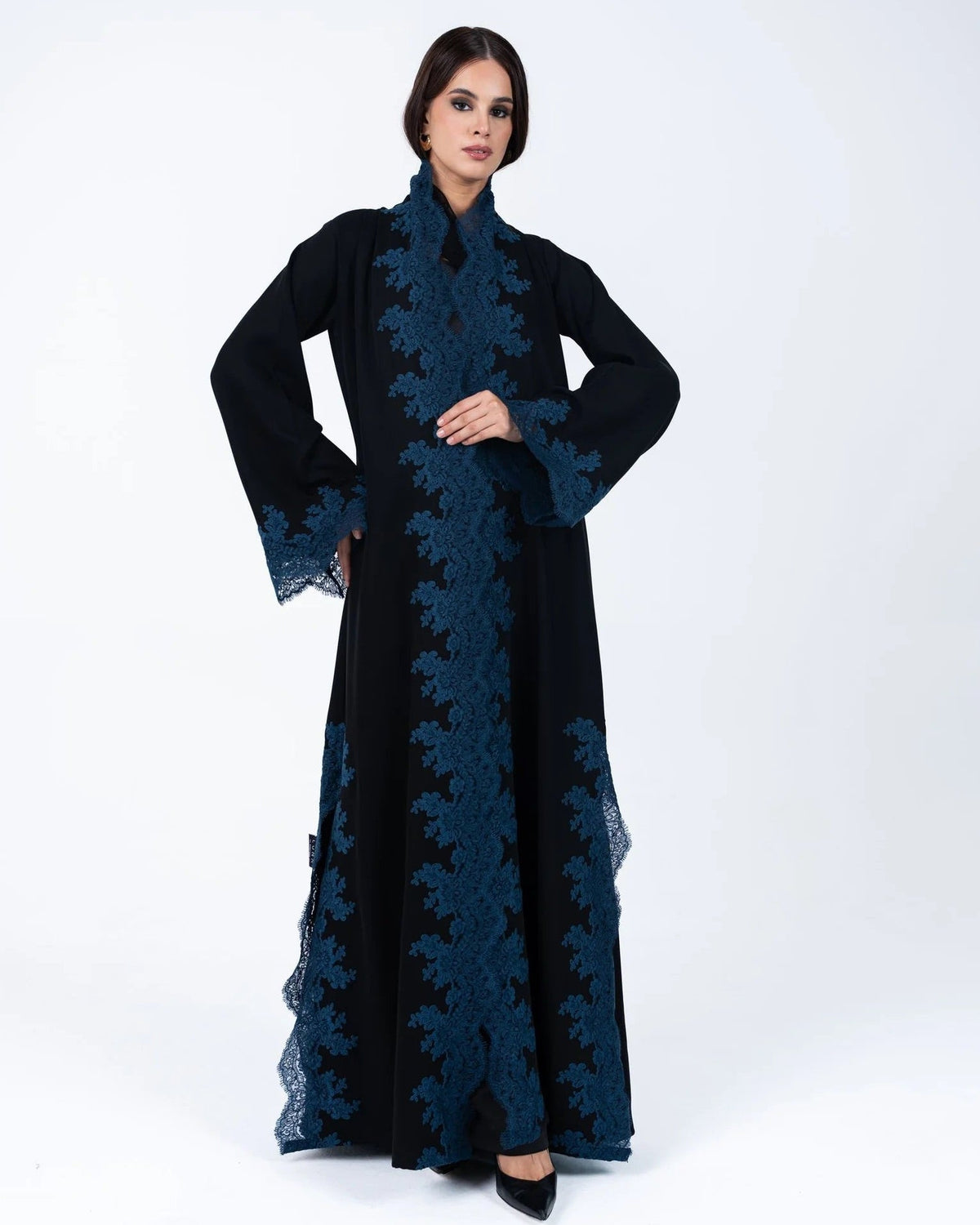 VC49 - Black Crepe Abaya - LUNA COUTURE - MIRA Y MANO