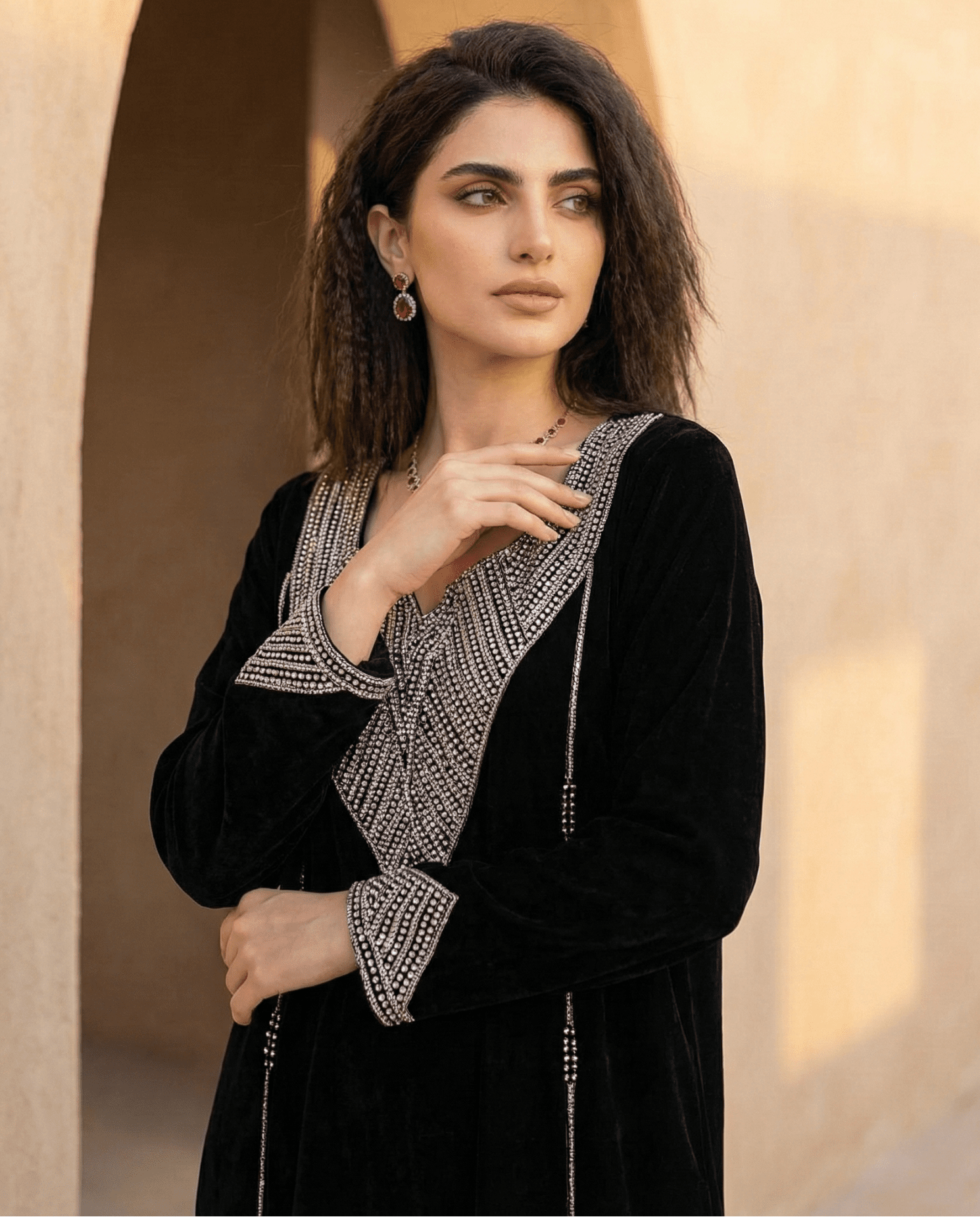 RAJA BLACK KAFTAN - MAISON ARABELLE - MIRA Y MANO