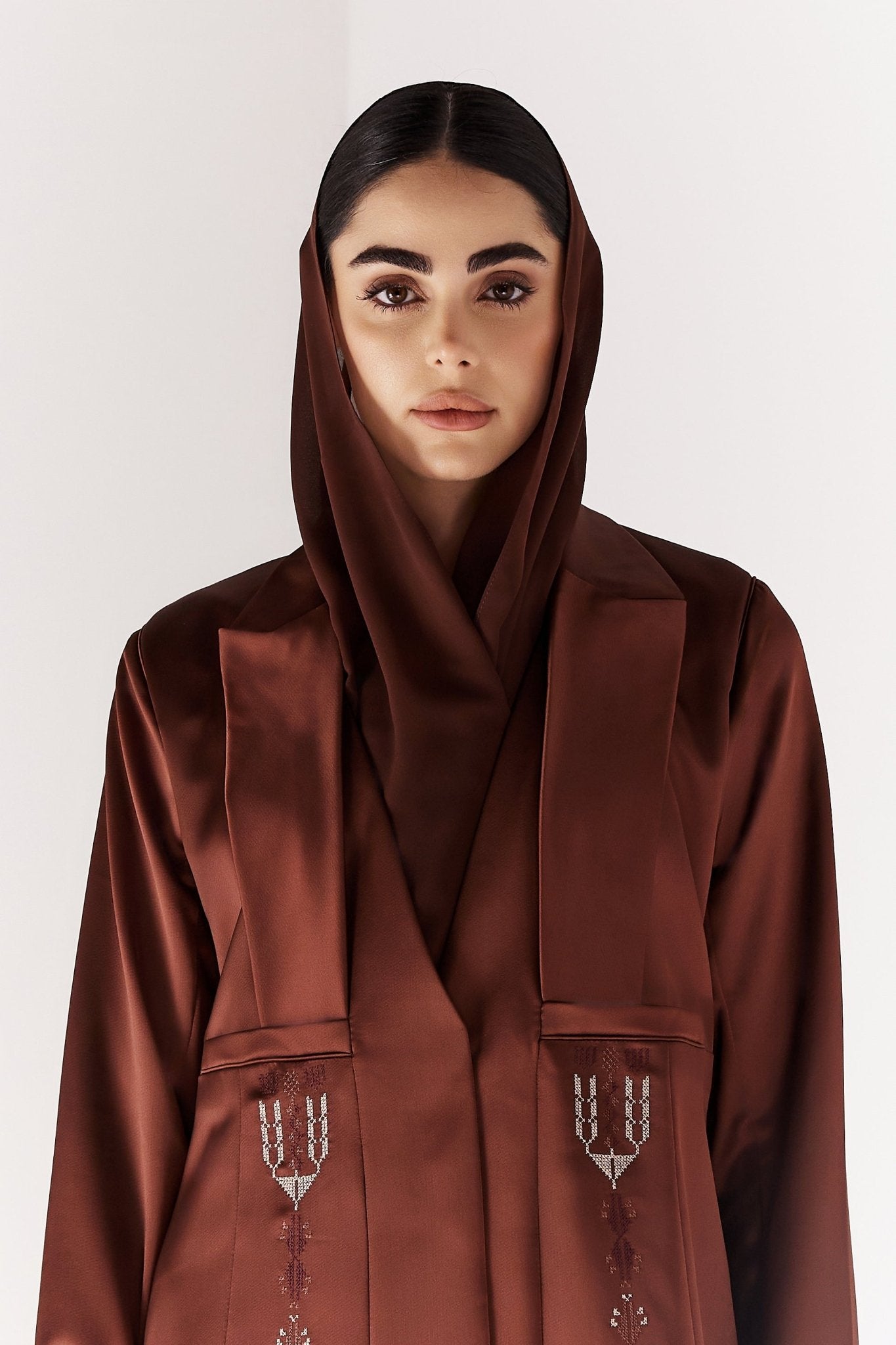 LORI - BR ABAYA - MEDD - MIRA Y MANO