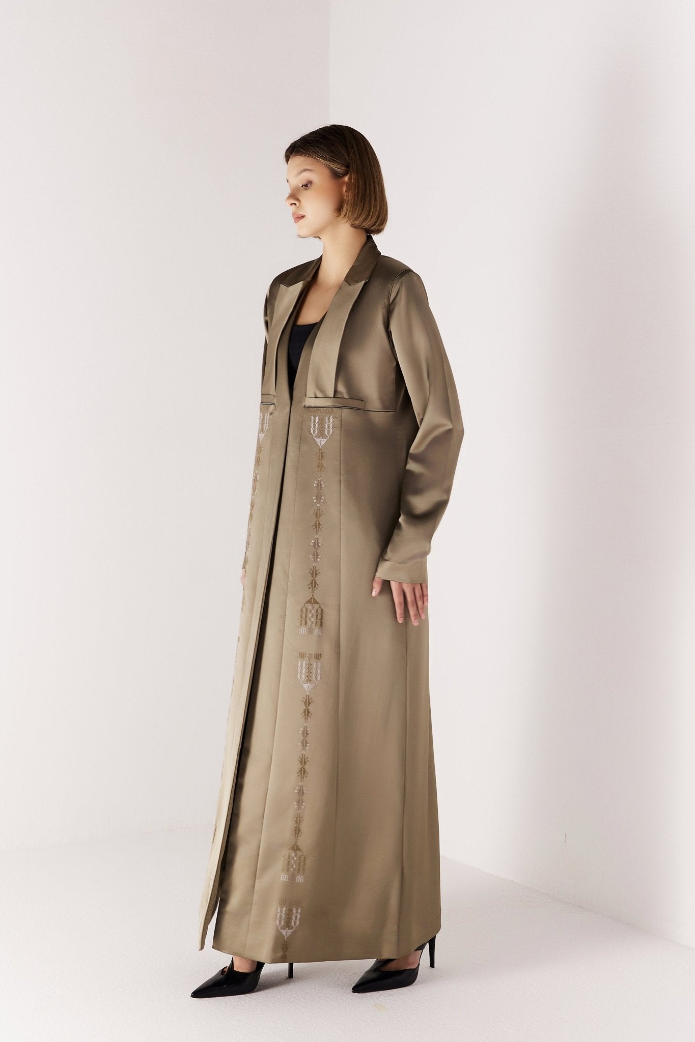 LORI - SAGE ABAYA - MEDD - MIRA Y MANO