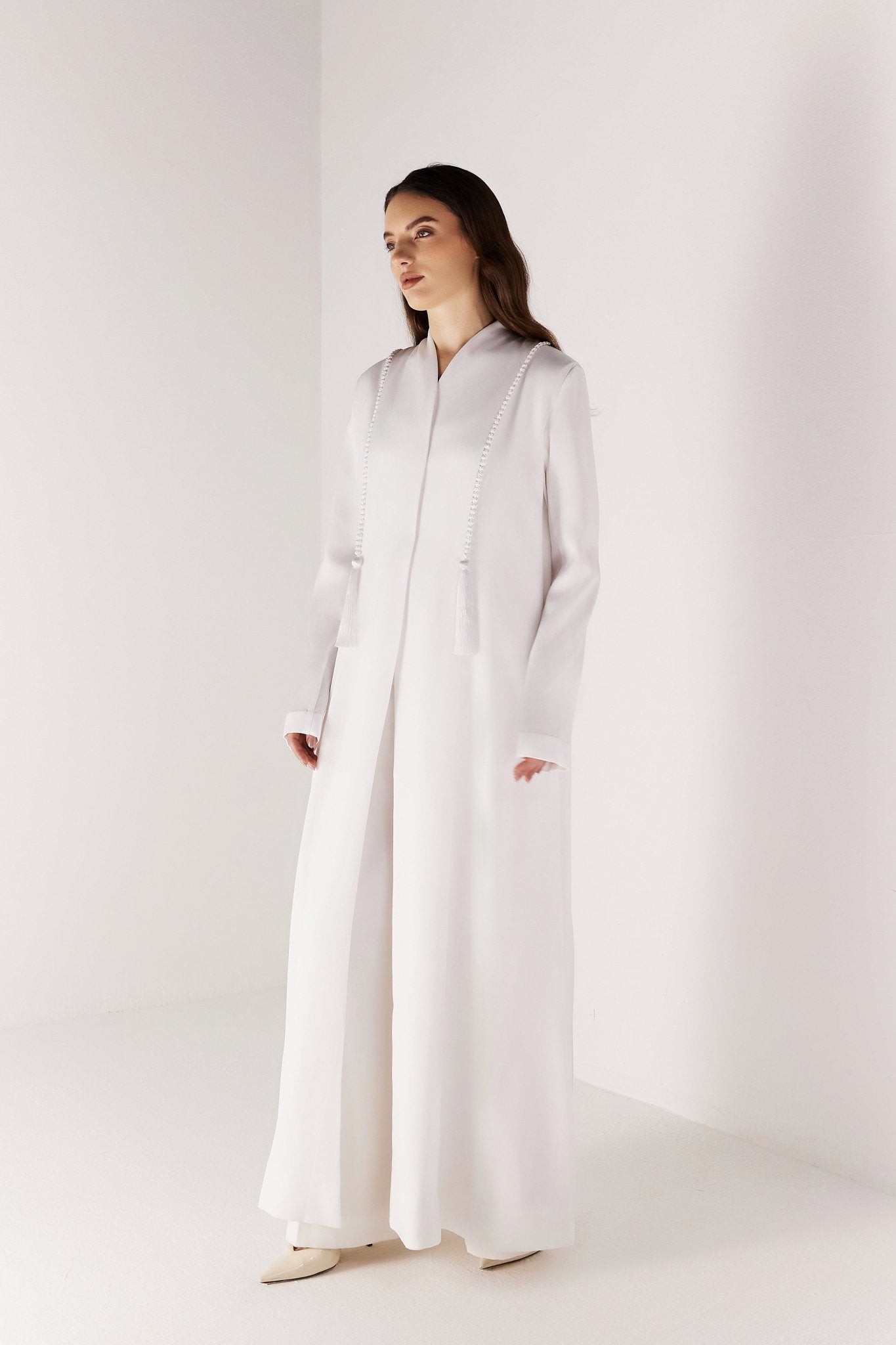 OSA - WH ABAYA - MEDD - MIRA Y MANO