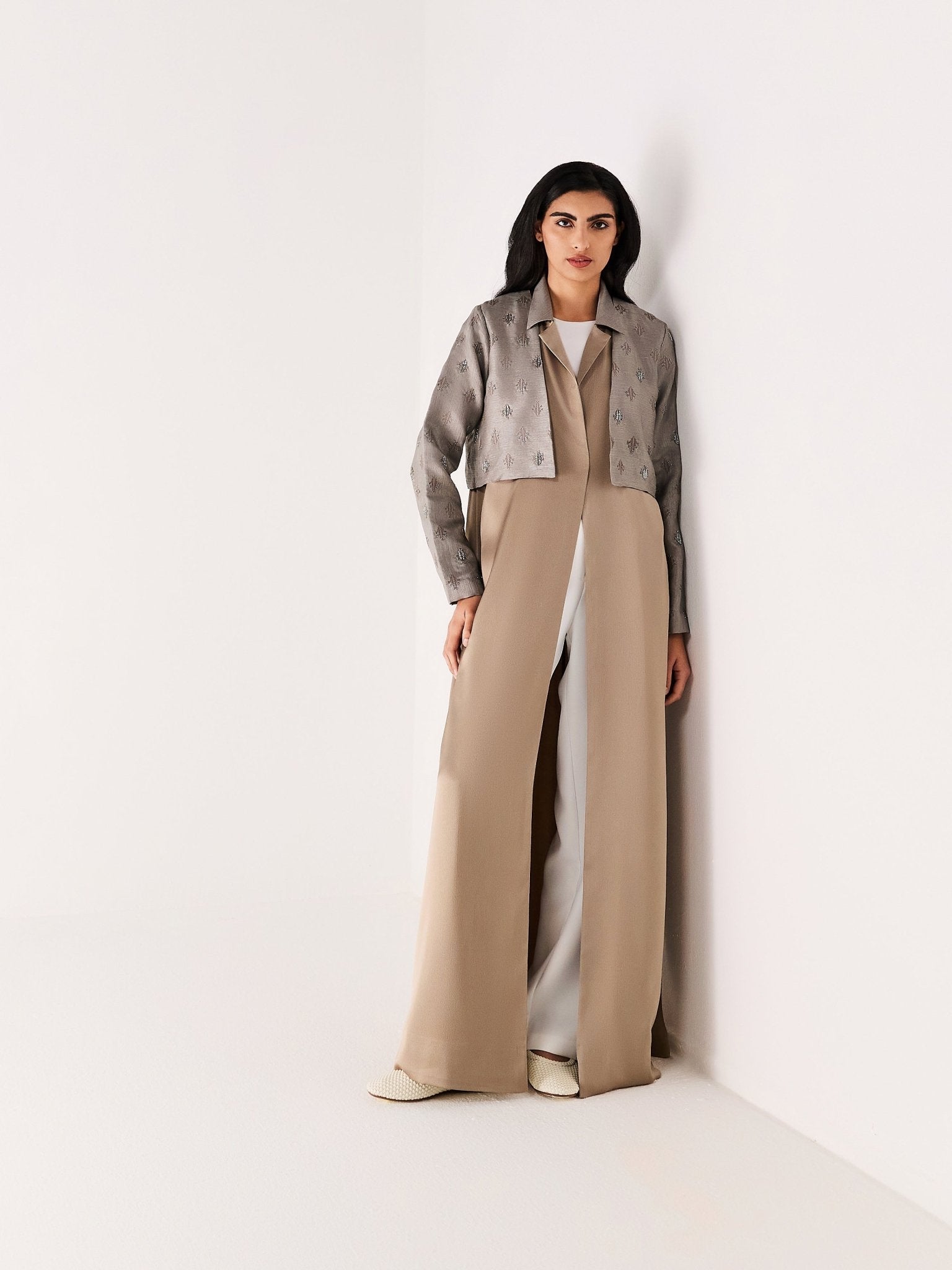 RE - 25 - BEG - AB - 1 - MRT ABAYA - MEDD - MIRA Y MANO