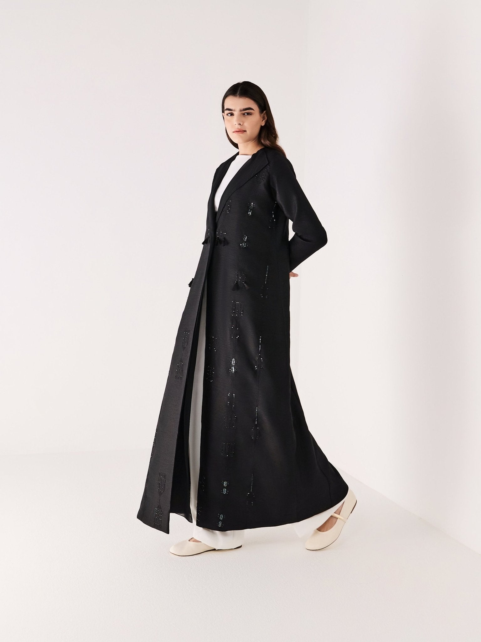 RE - 25 - BLK - AB - 1 - MTA ABAYA - MEDD - MIRA Y MANO