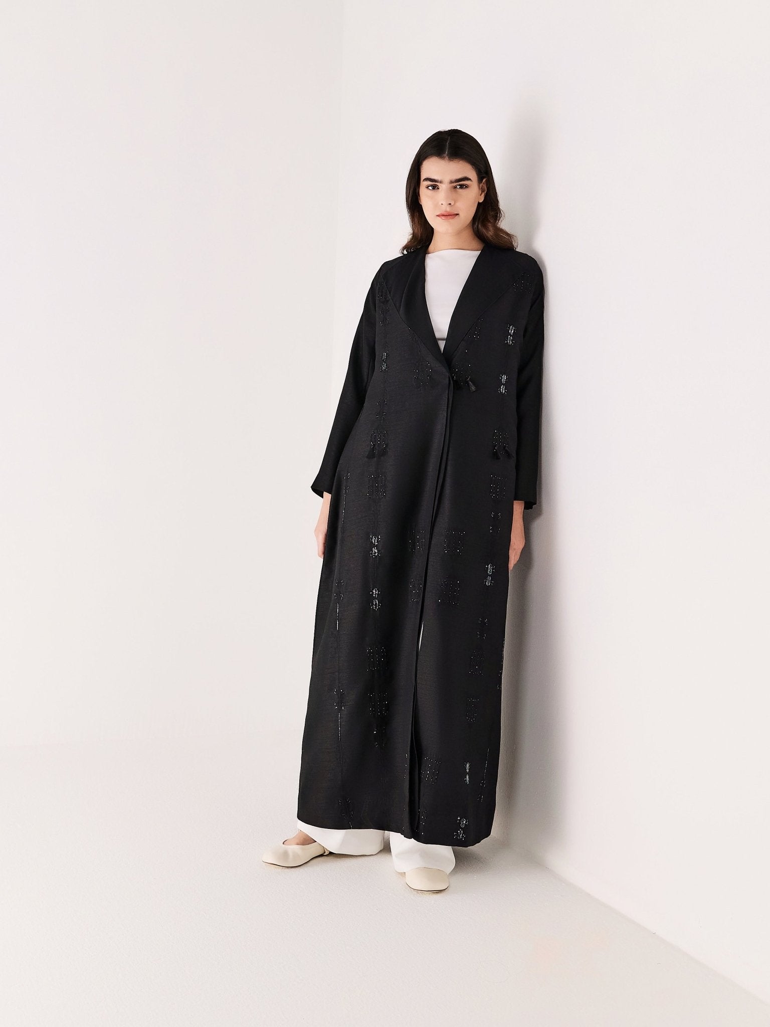 RE - 25 - BLK - AB - 1 - MTA ABAYA - MEDD - MIRA Y MANO