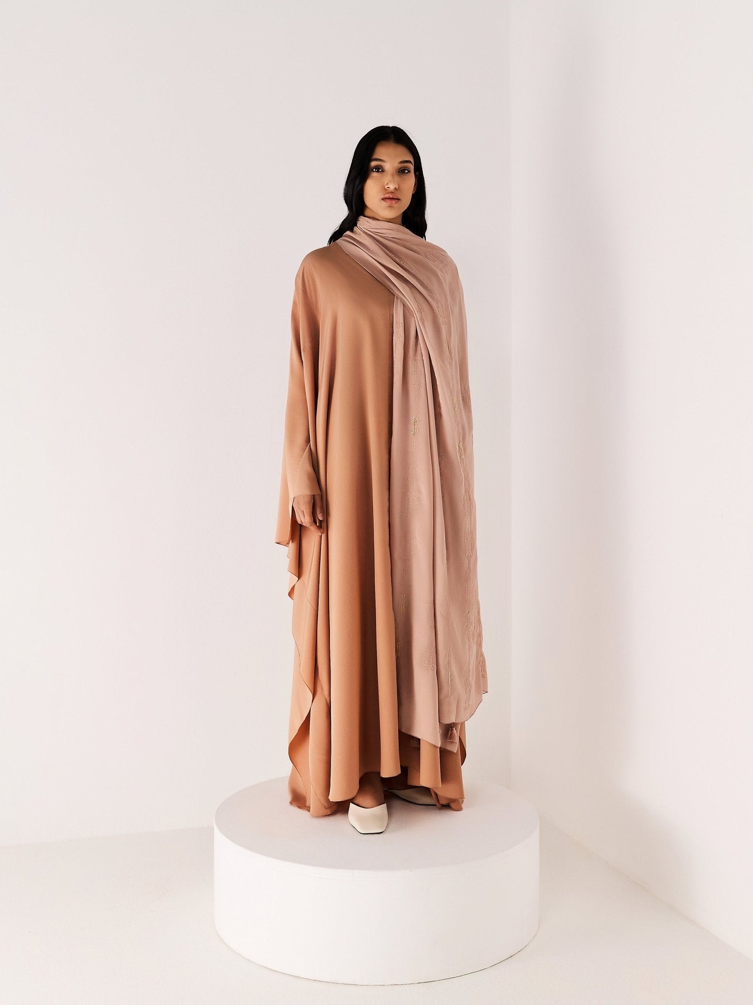 RE - 25 - PEC - KF - 1 - SLY KAFTAN - MEDD - MIRA Y MANO