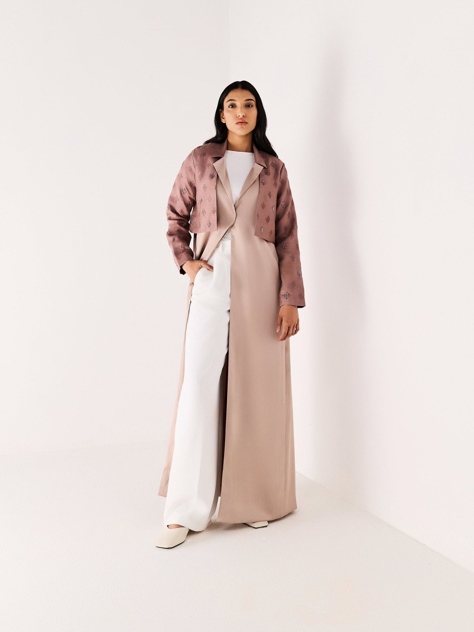 RE - 25 - PNK - AB - 2 - MRT ABAYA - MEDD - MIRA Y MANO