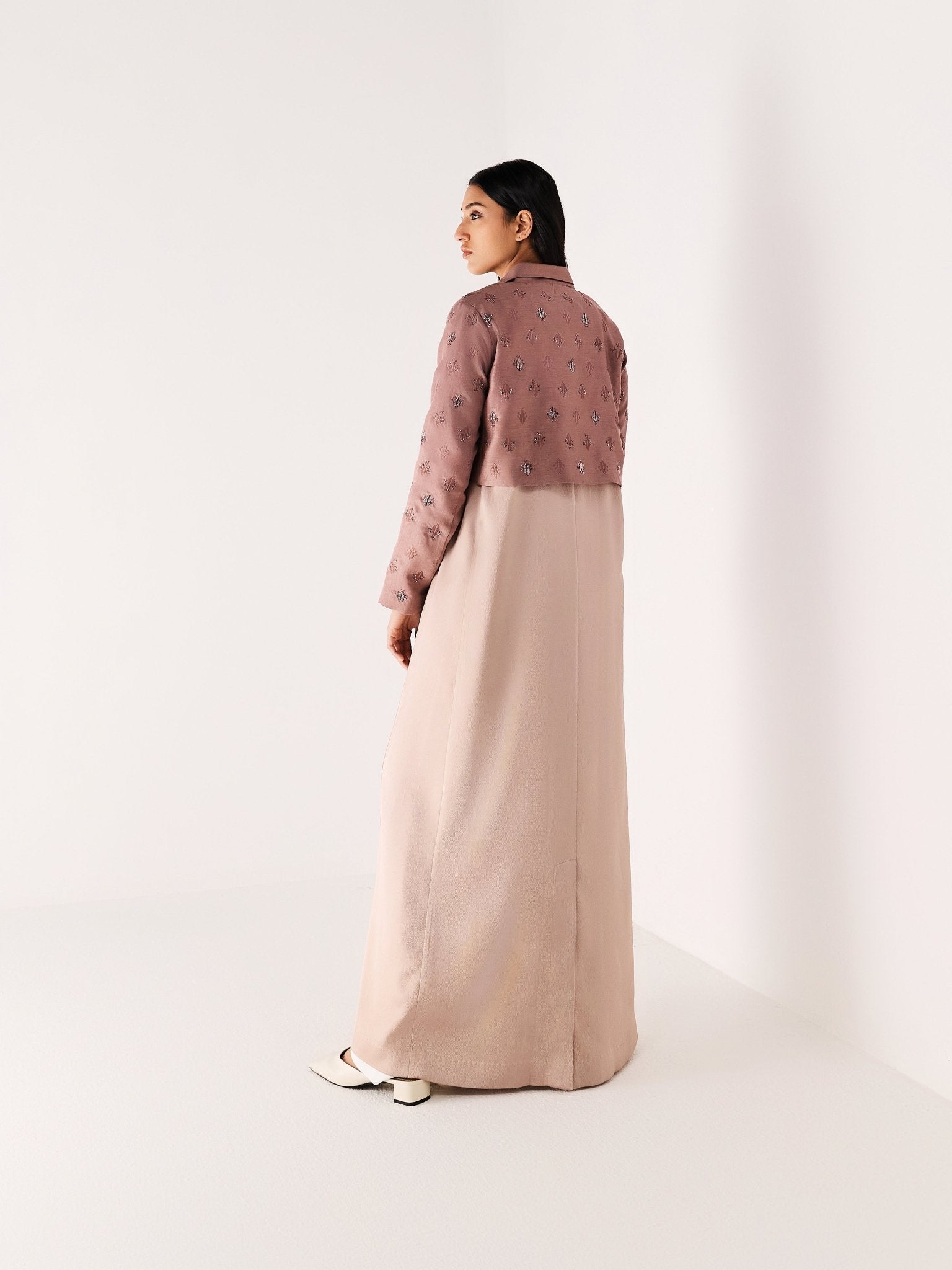 RE - 25 - PNK - AB - 2 - MRT ABAYA - MEDD - MIRA Y MANO