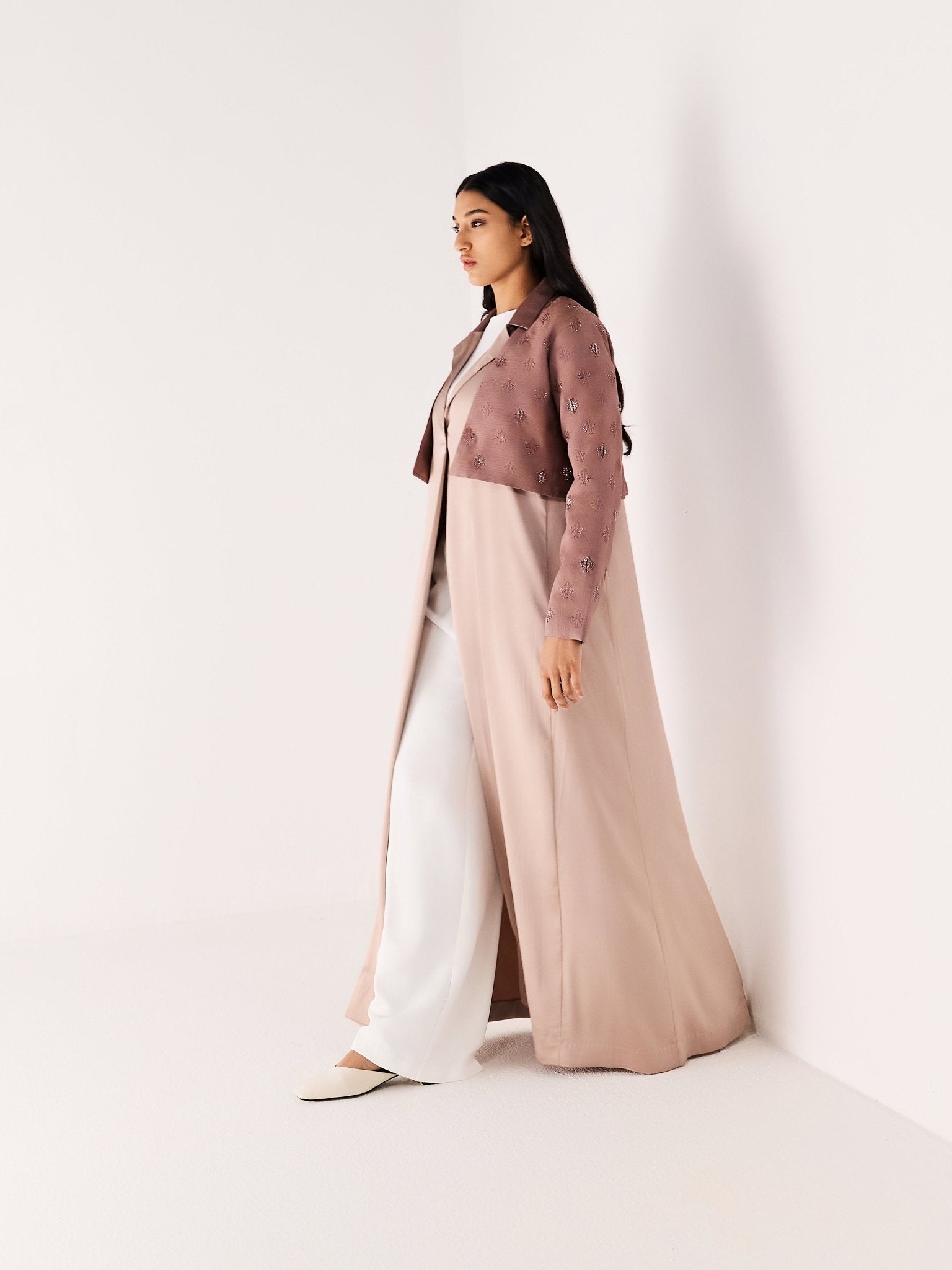 RE - 25 - PNK - AB - 2 - MRT ABAYA - MEDD - MIRA Y MANO