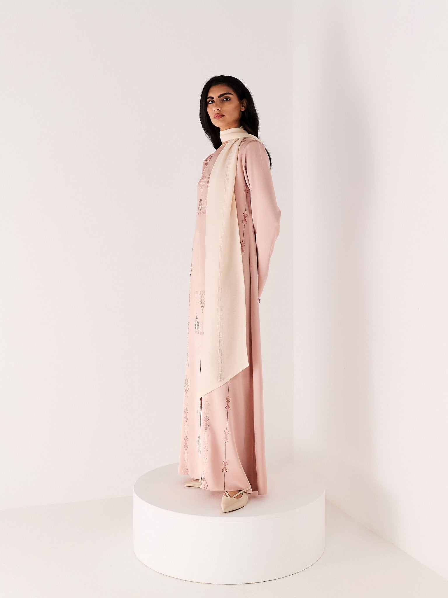 RE - 25 - PNK - KF - 1 - EVR KAFTAN - MEDD - MIRA Y MANO