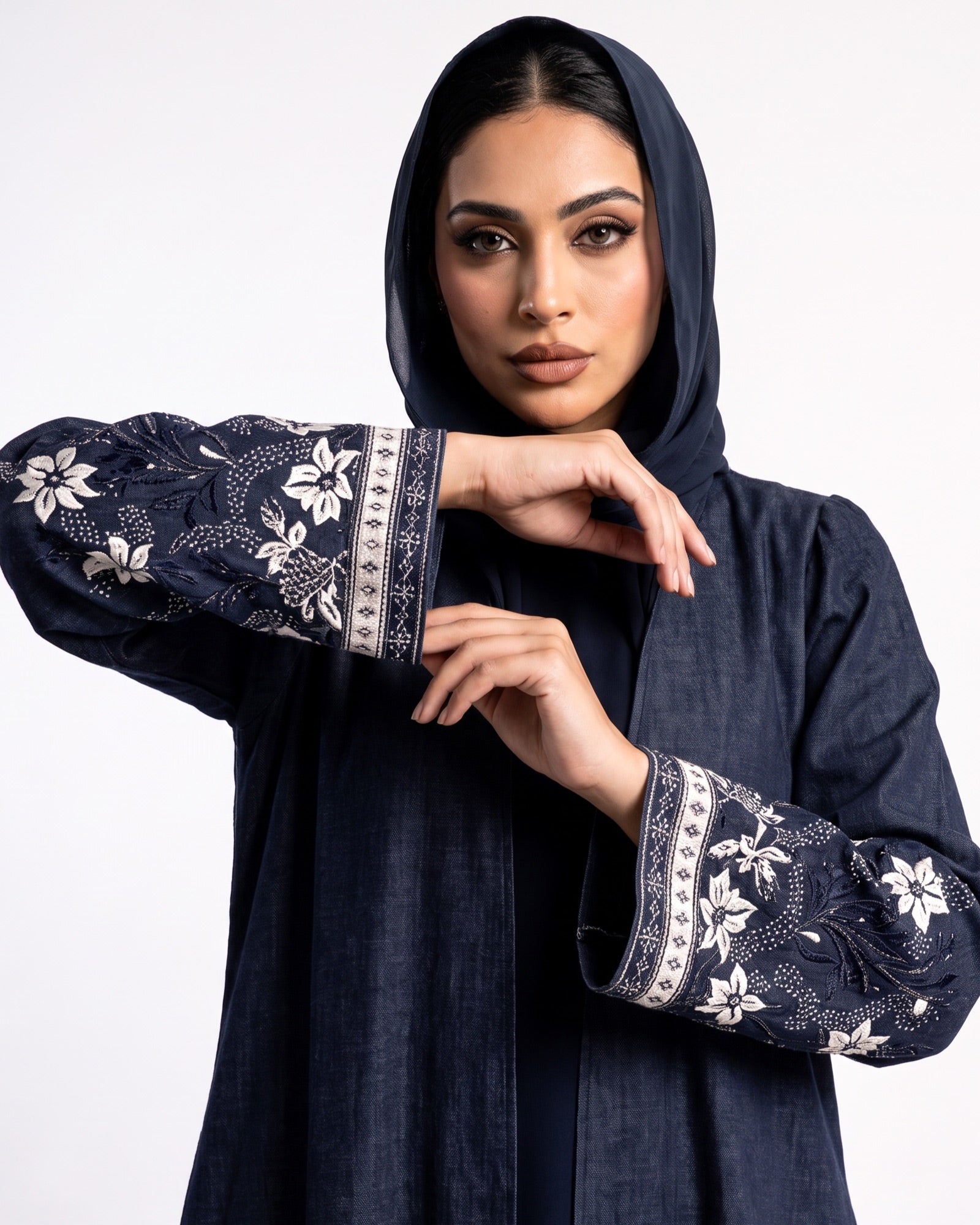 MISK126 ABAYA - MISK - MIRA Y MANO