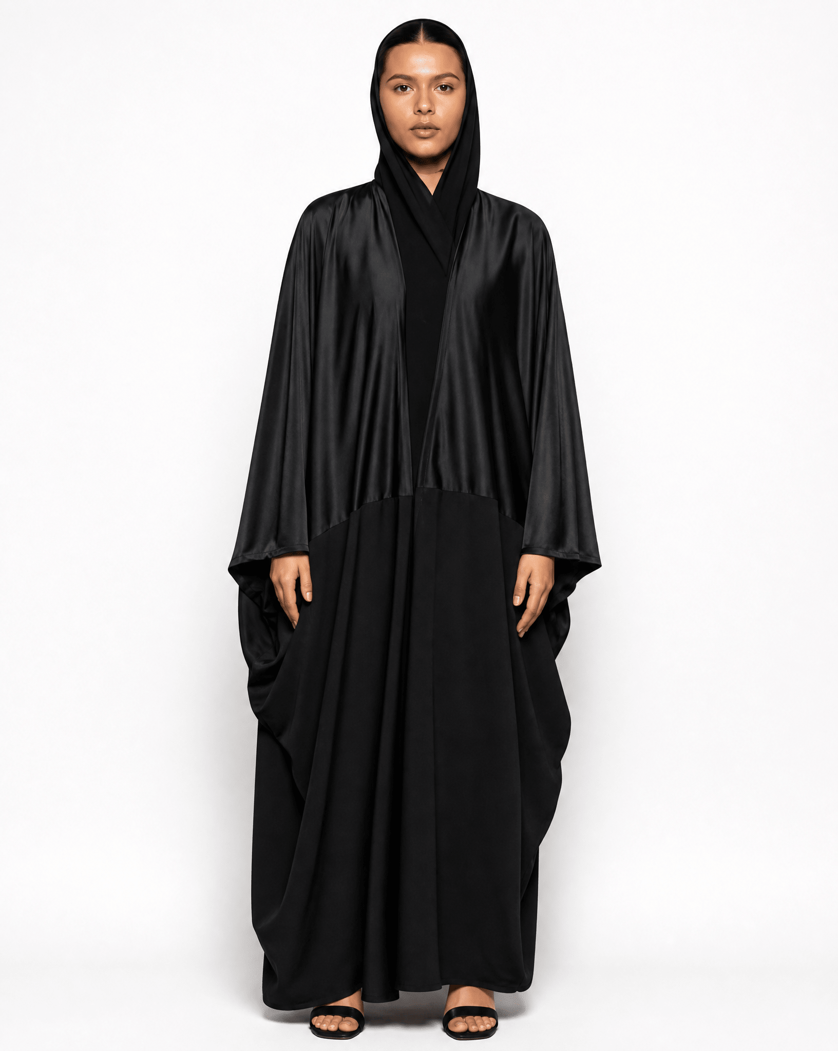 AURA - BK ABAYA - MODISH - MIRA Y MANO