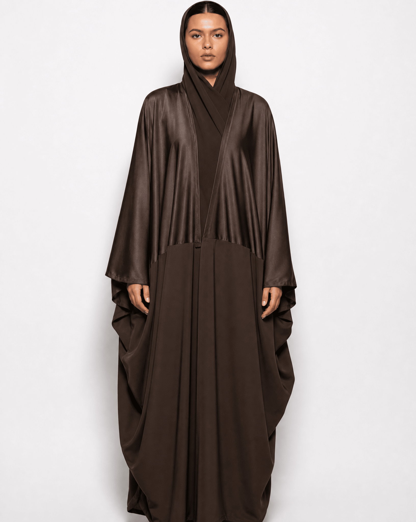 AURA - CHO ABAYA - MODISH - MIRA Y MANO