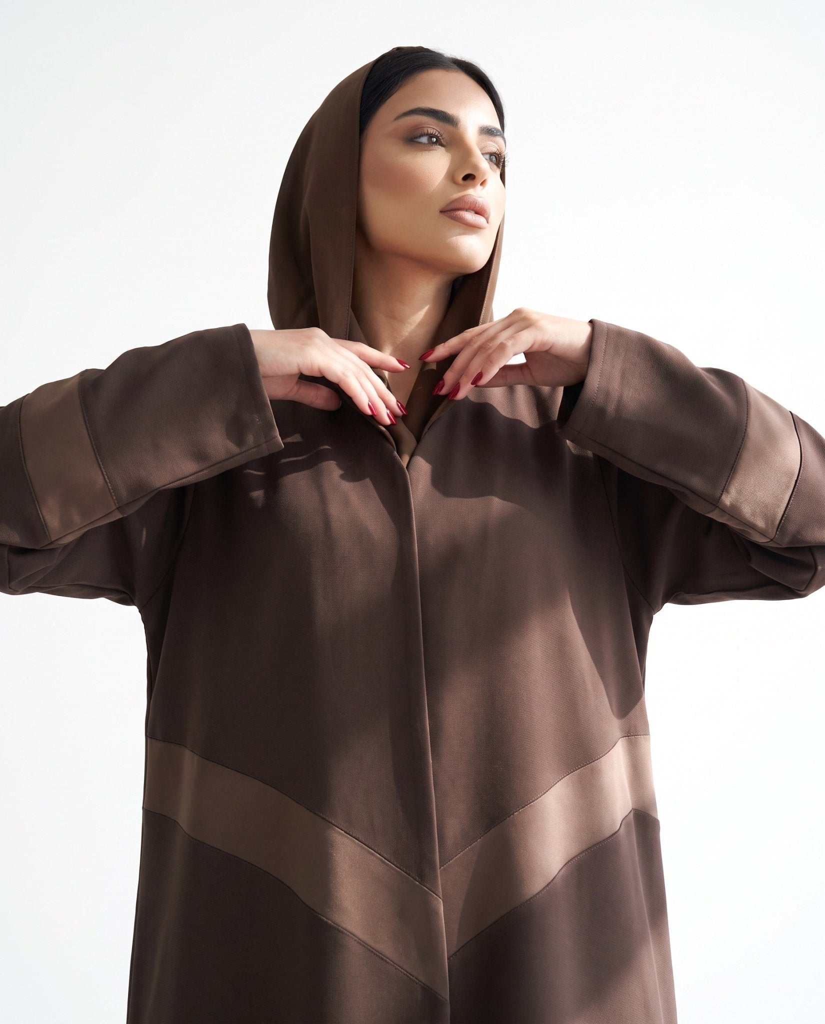 CHEVERON-SB - Saddle Brown Crepe Abaya - MODISH - MIRA Y MANO
