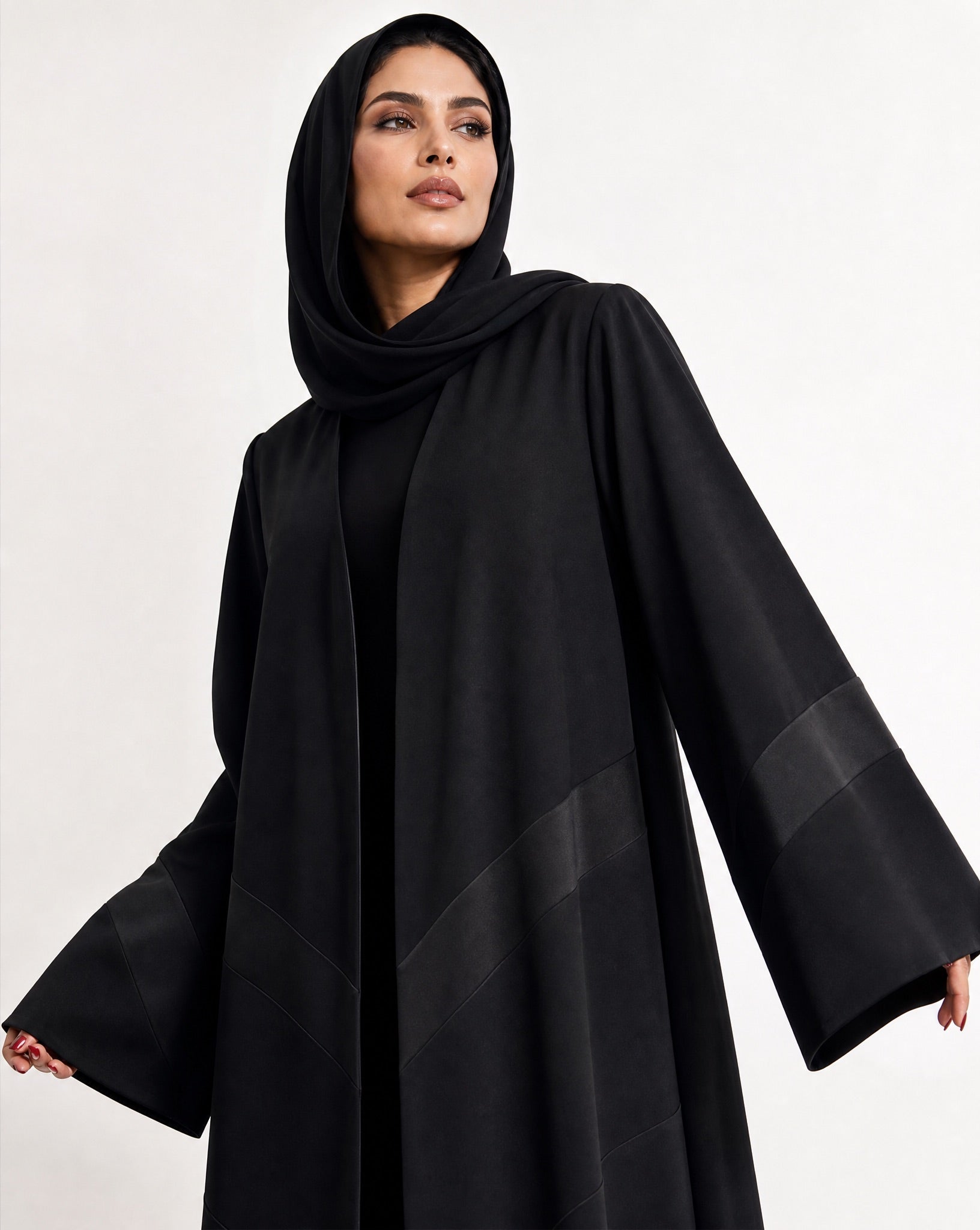 CHEVRON-BK - Black Crepe Abaya - MODISH - MIRA Y MANO