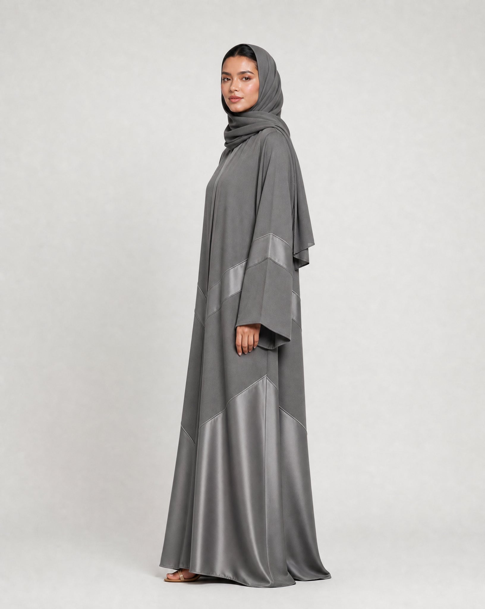 CHEVRON-GY ABAYA - MODISH - MIRA Y MANO