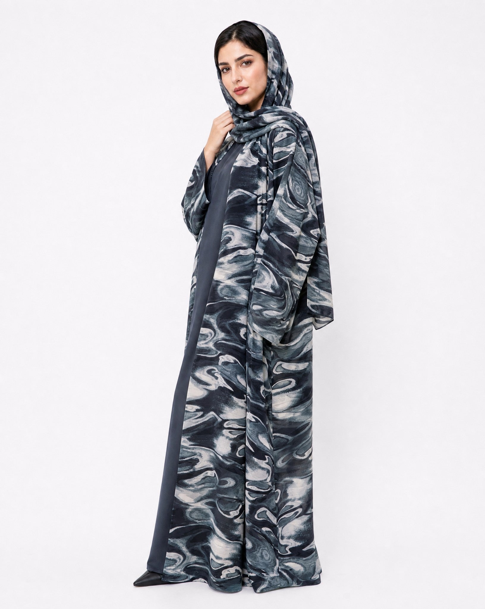 PATTERN 3 ABAYA - MODISH - MIRA Y MANO