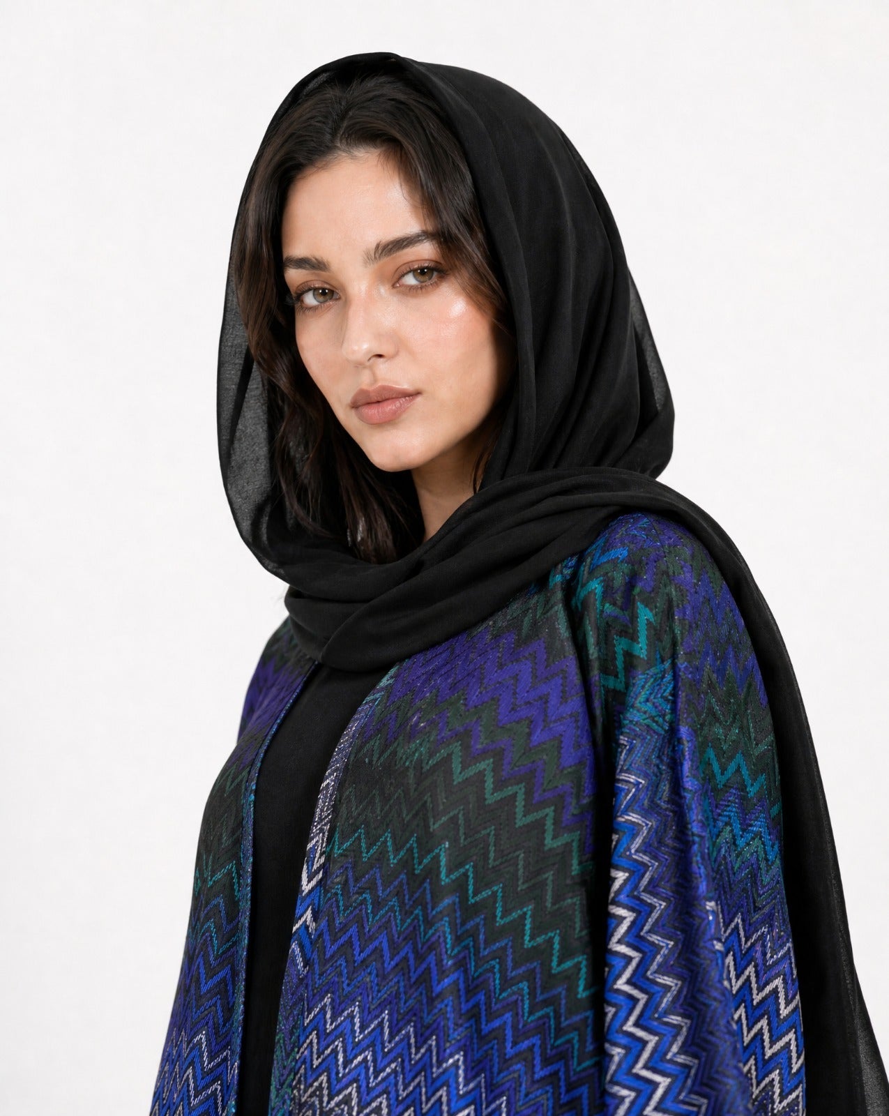 Z PATTERN-A ABAYA - MODISH - MIRA Y MANO