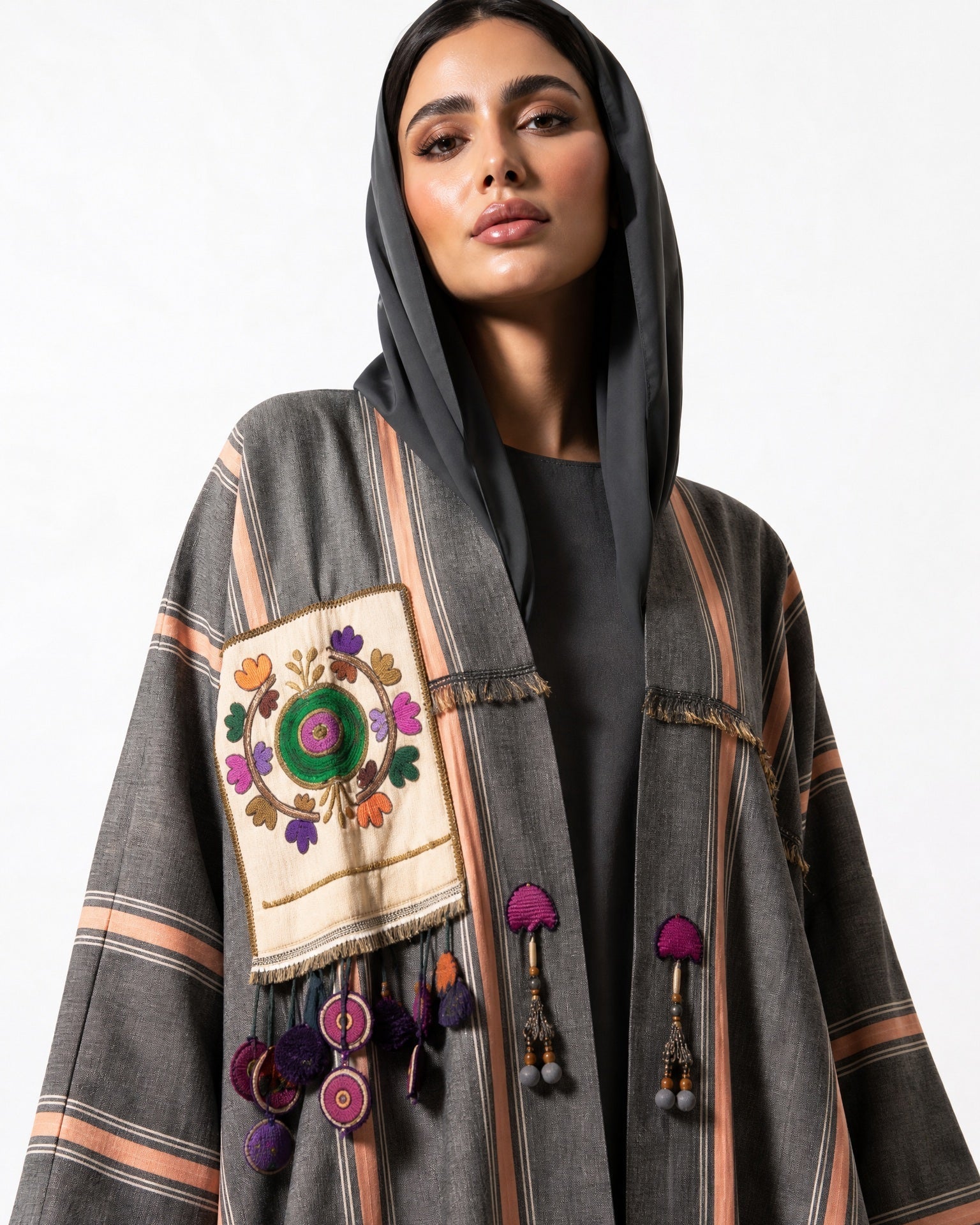 ATQPTKFT ANTIQUE – Grey Linen Abaya – Product image 3