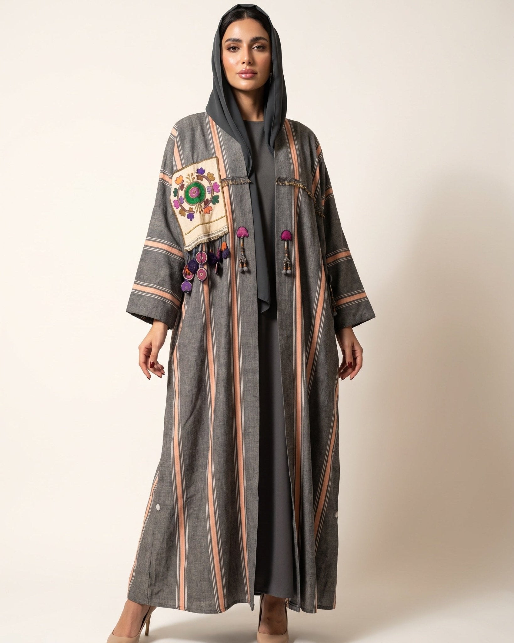 ATQPTKFT ANTIQUE – Grey Linen Abaya – Product image 1
