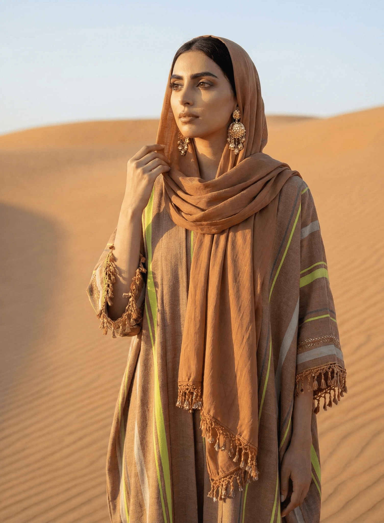 SARMIDBSPCT - BR ABAYA - MOJA MAJKA - MIRA Y MANO