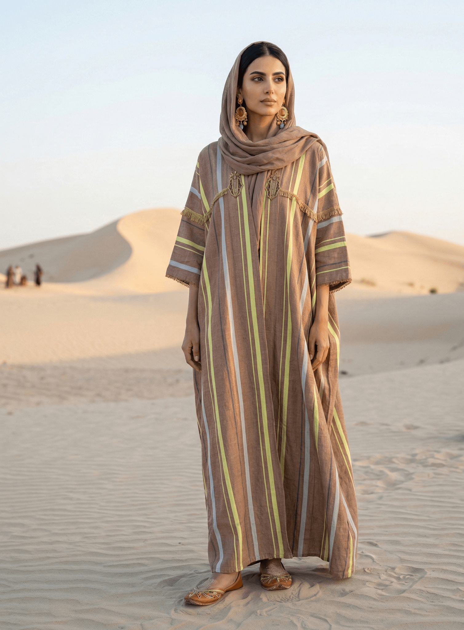 SIRKFT - 26BR ABAYA - MOJA MAJKA - MIRA Y MANO