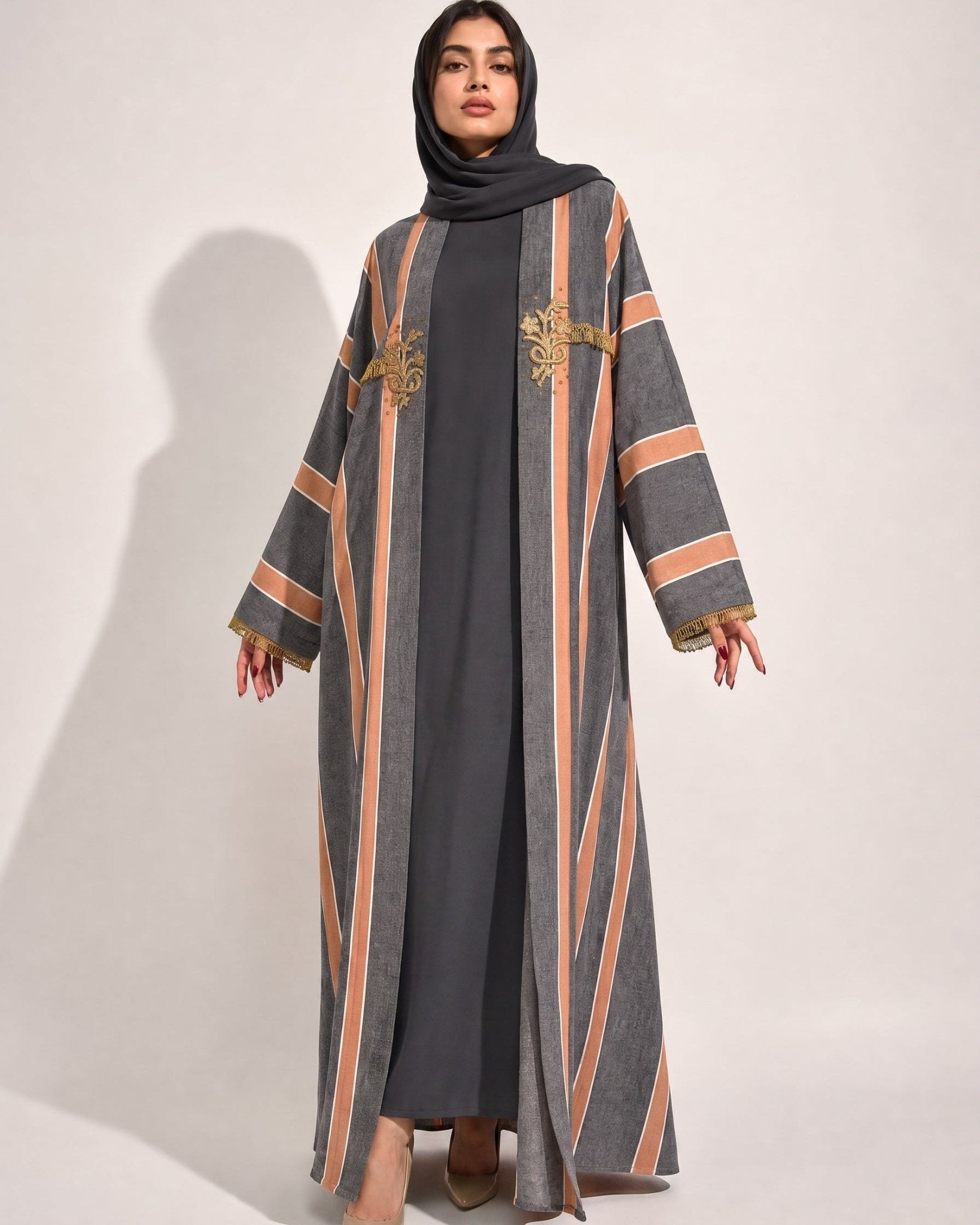 SIRKFT SIRMA – Grey Linen Abaya – Product image 1