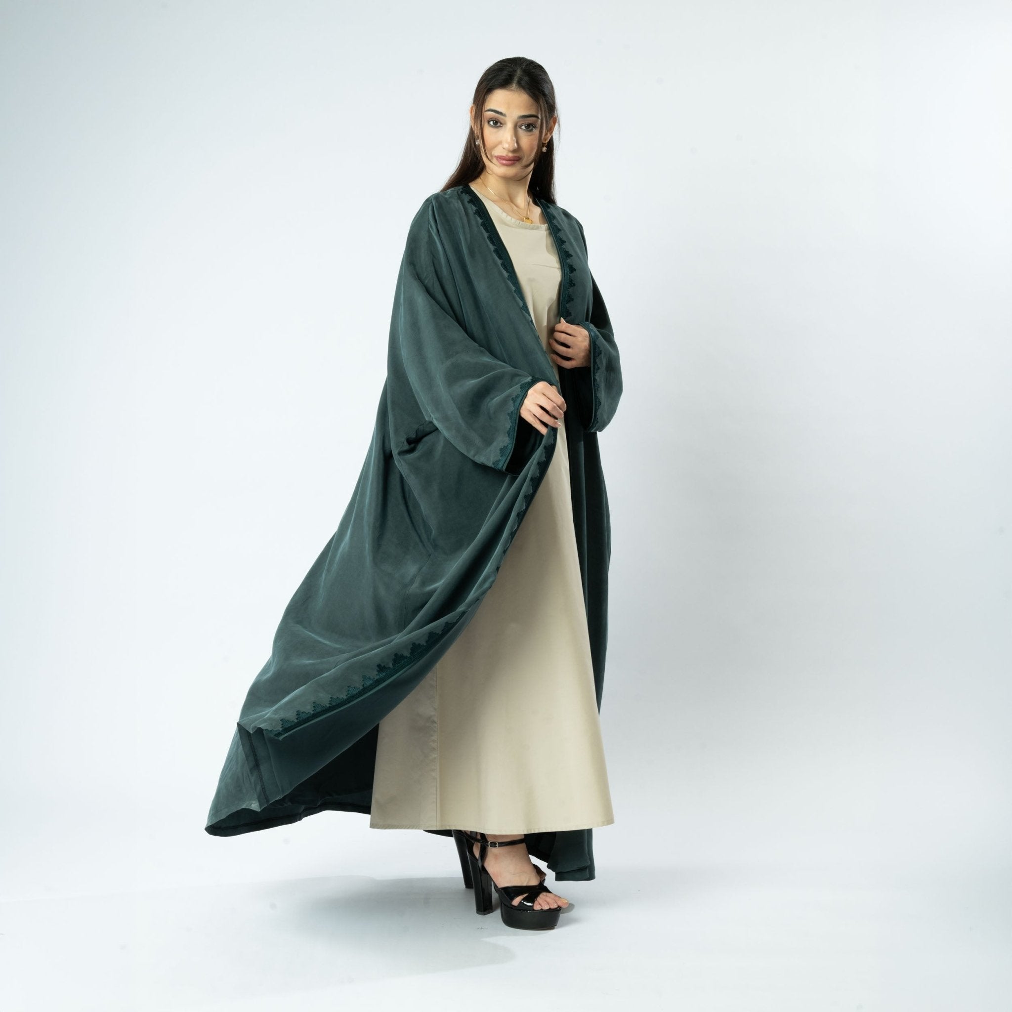 MRAAS2604 ABAYA - MRAISHA - MIRA Y MANO