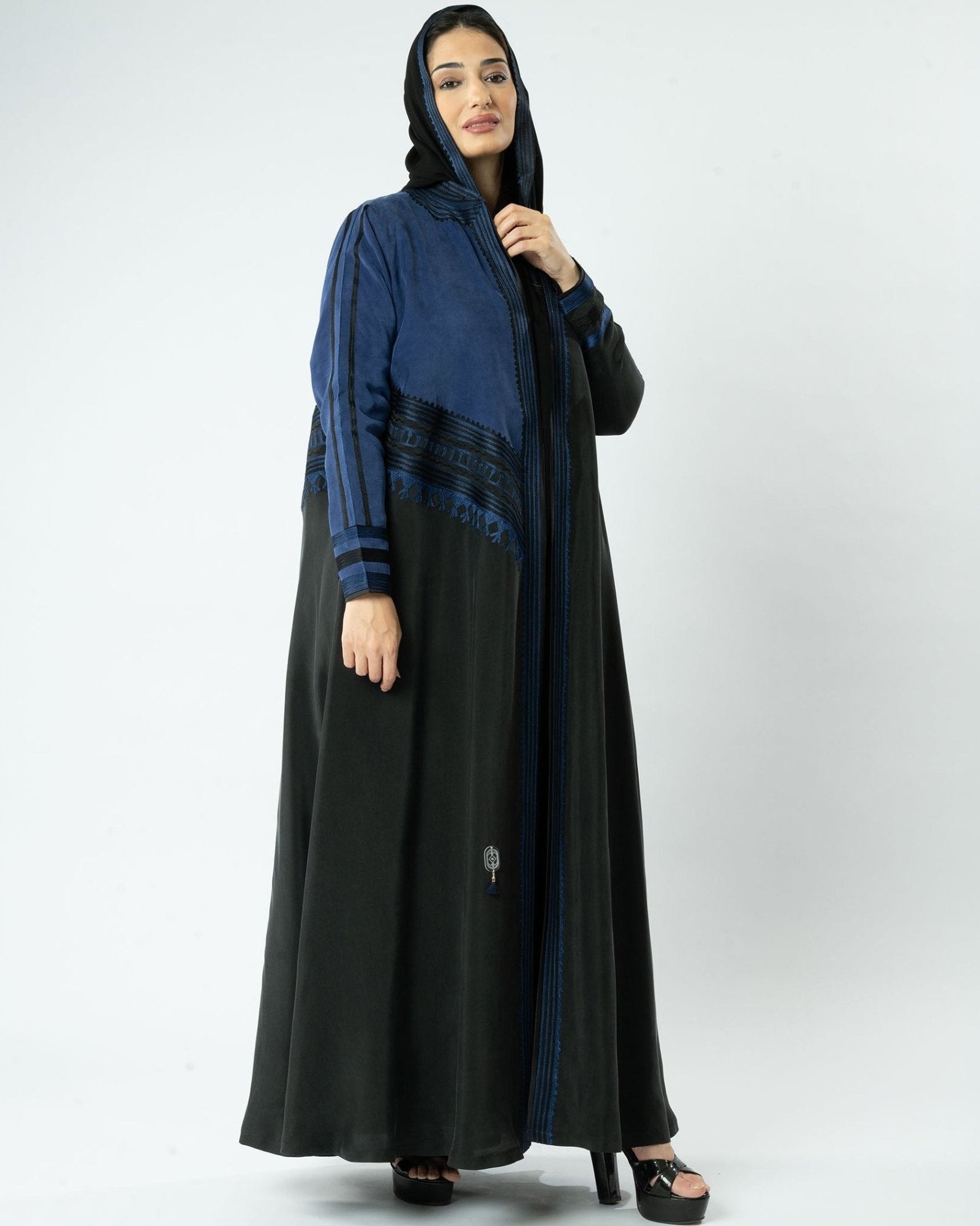 MRAAS2606 ABAYA - MRAISHA - MIRA Y MANO