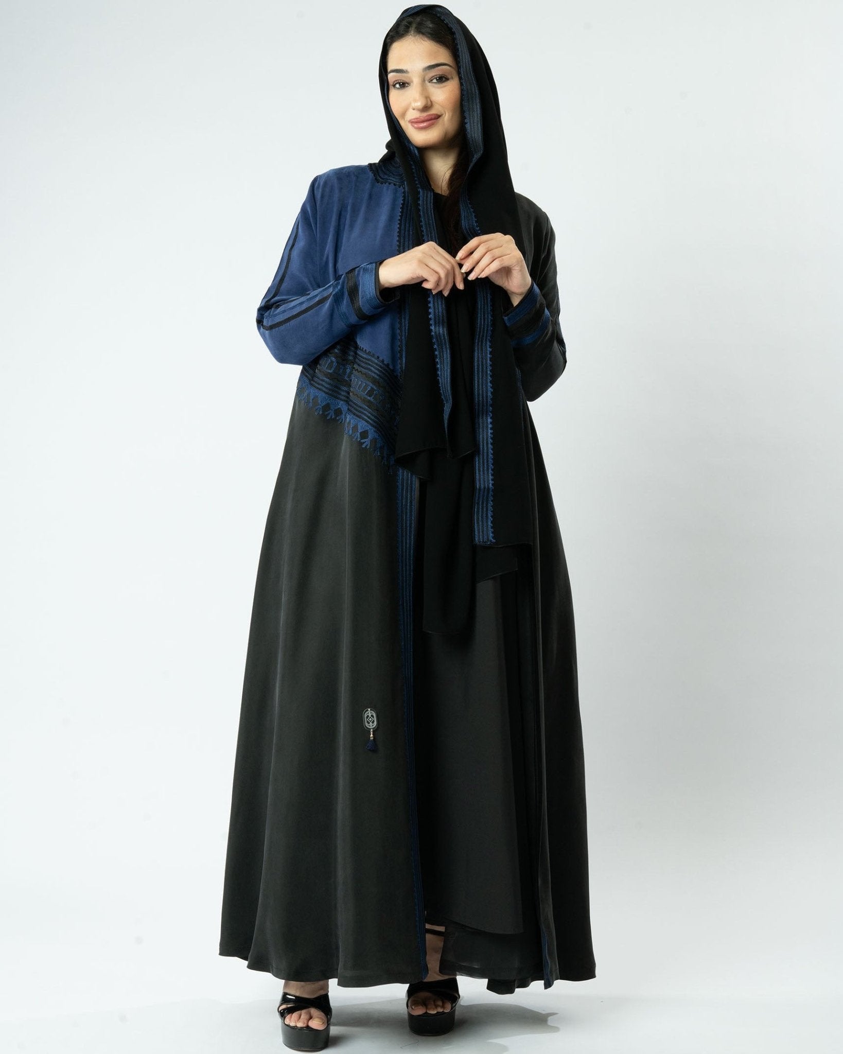 MRAAS2606 ABAYA - MRAISHA - MIRA Y MANO