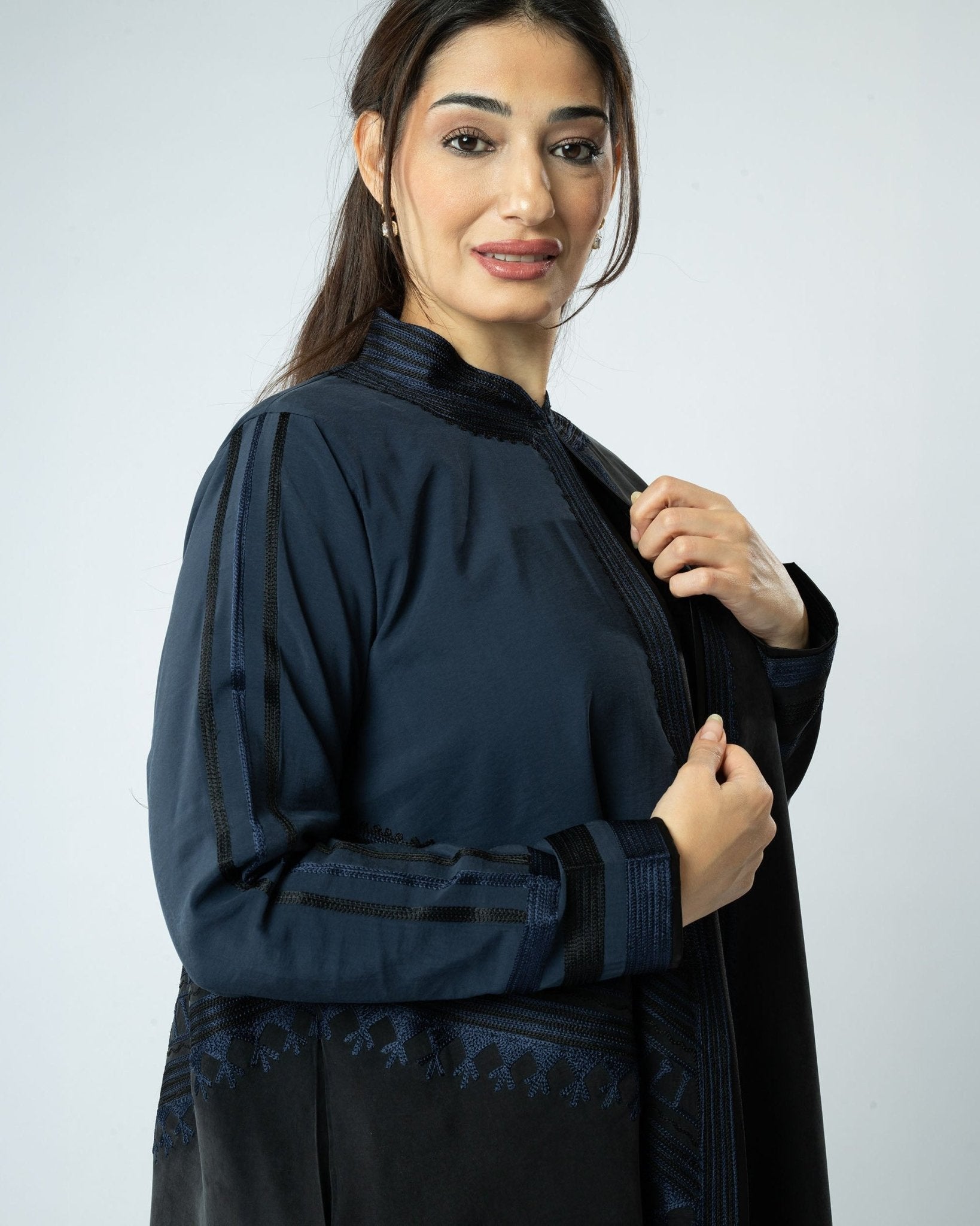 MRAAS2607 ABAYA - MRAISHA - MIRA Y MANO
