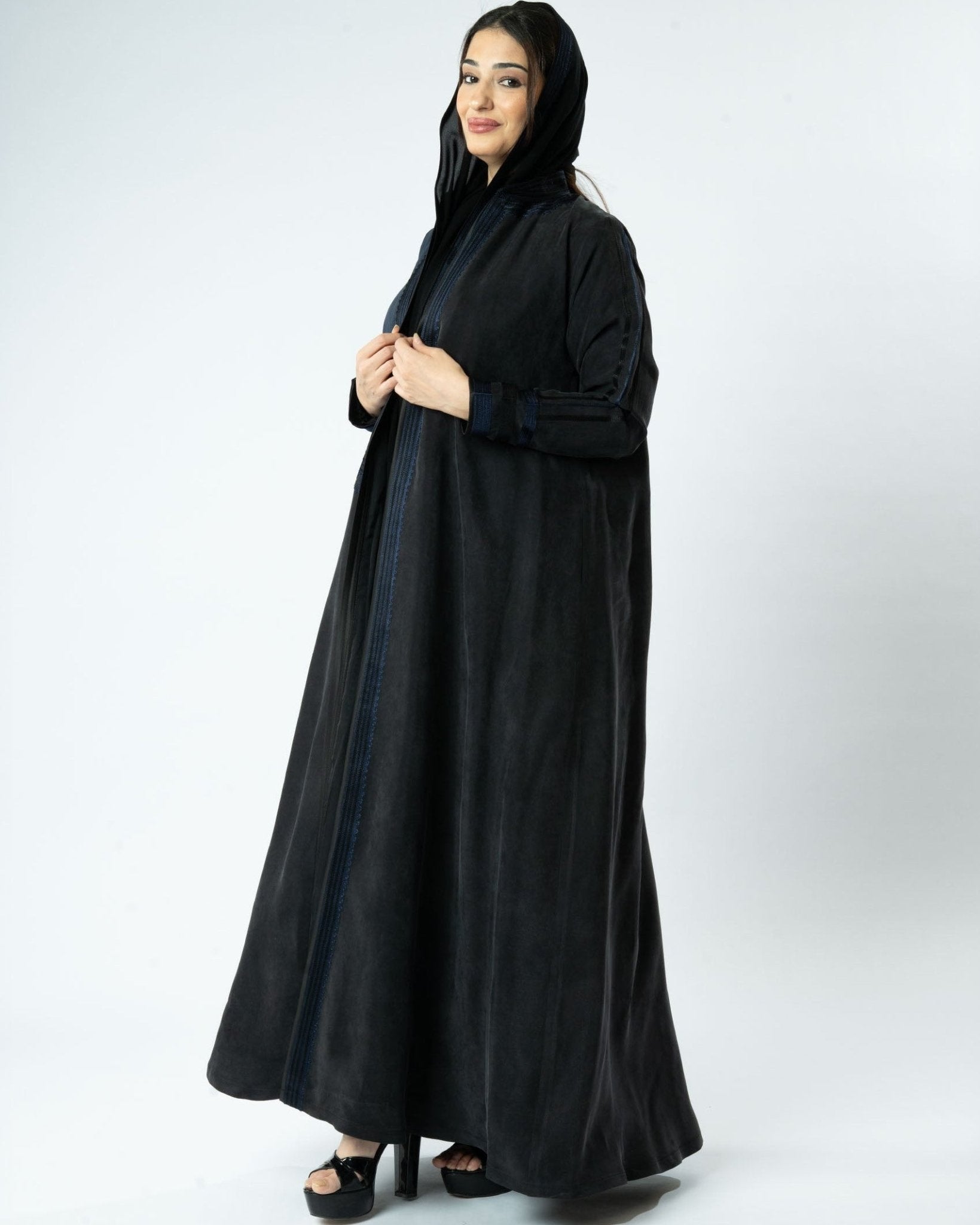 MRAAS2607 ABAYA - MRAISHA - MIRA Y MANO
